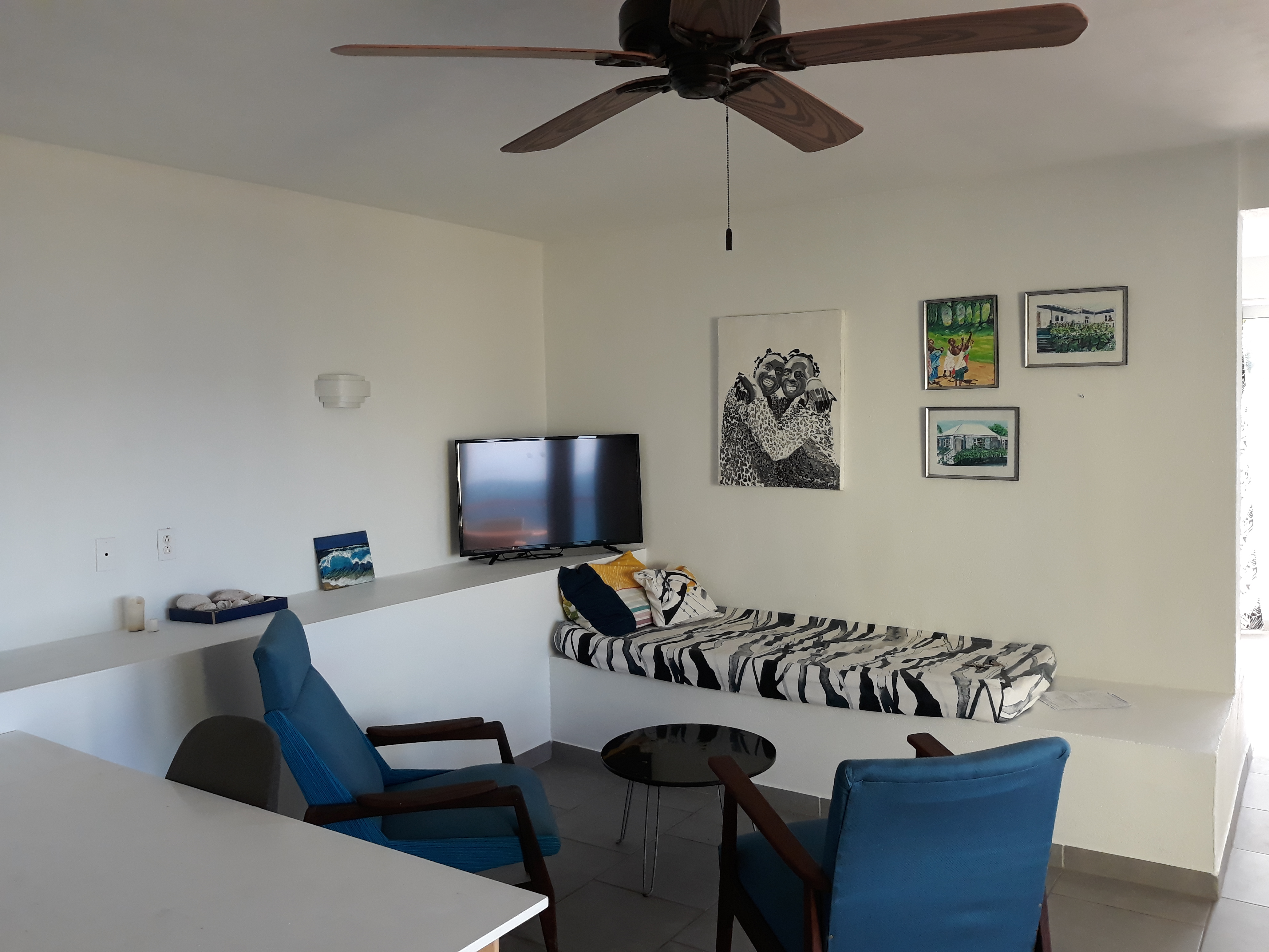 Ocean view 1-bedroom apartment