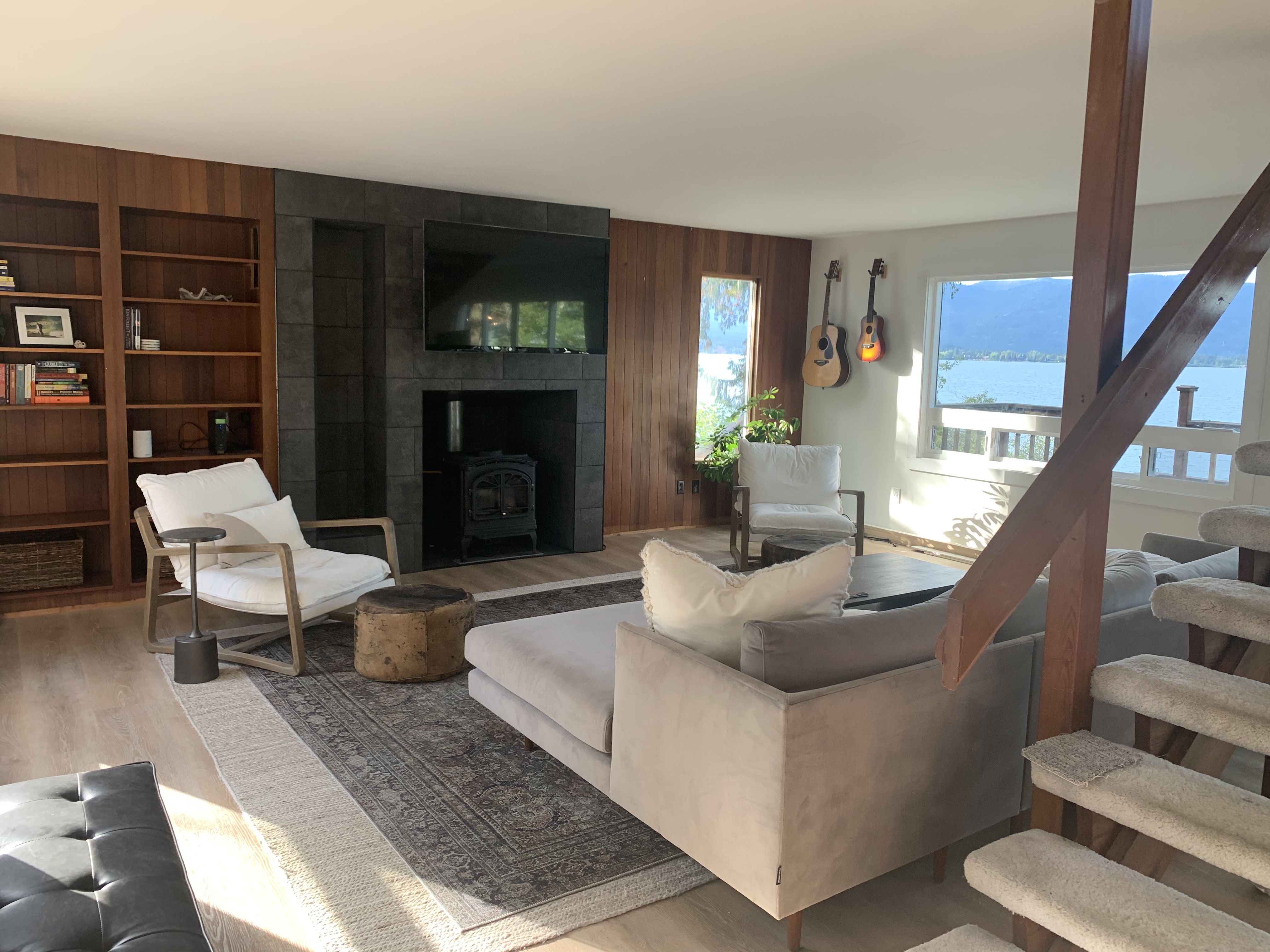Lakefront Sagle View Home