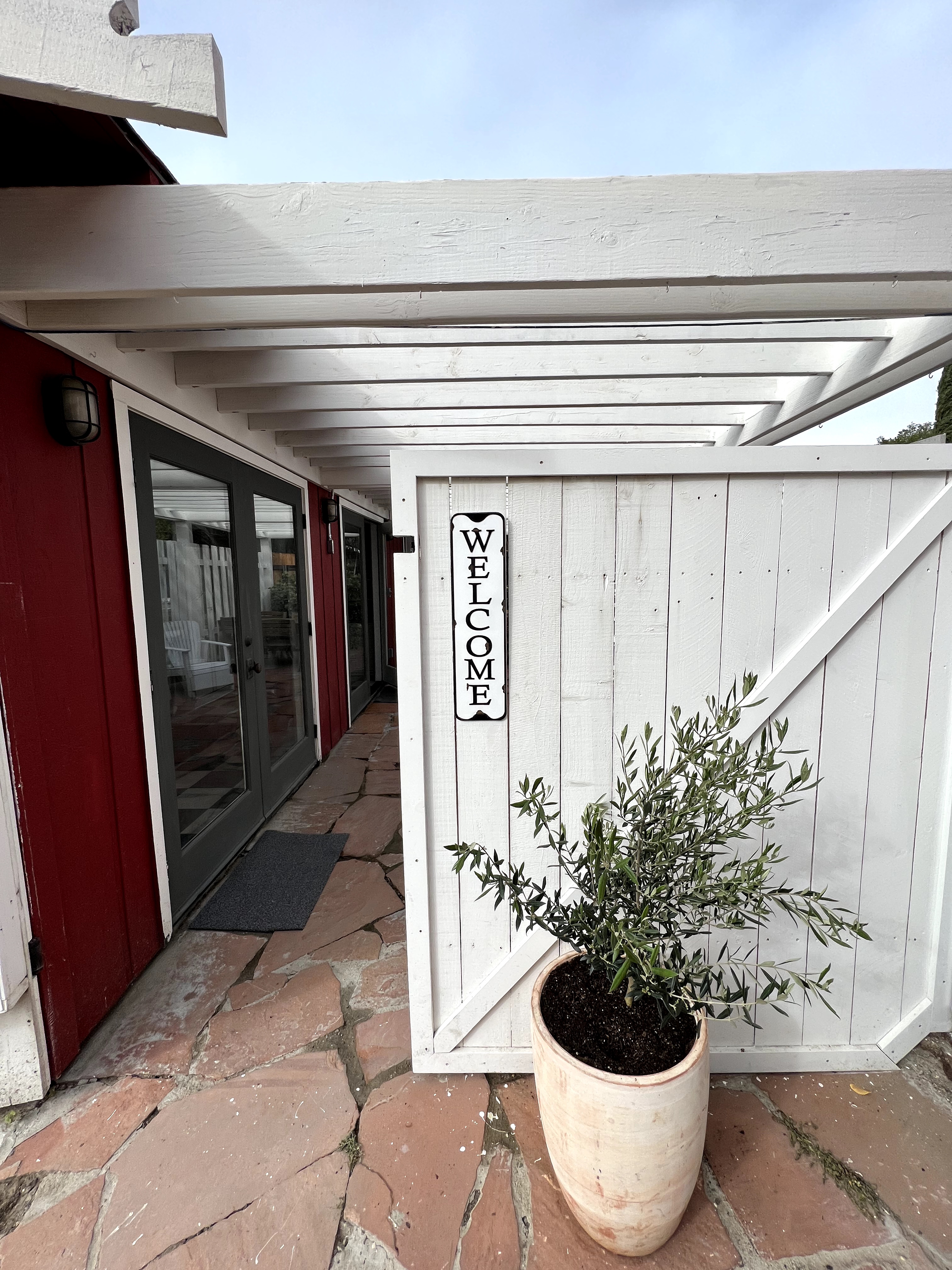 Olive Branch guest house close to the lake