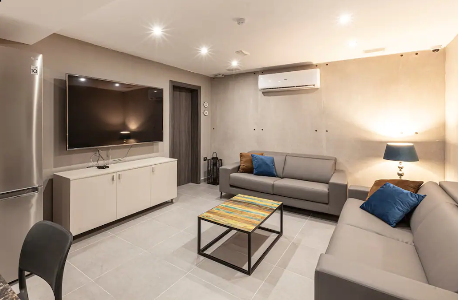 New modern PRIVATE HOME living..SLPS13+