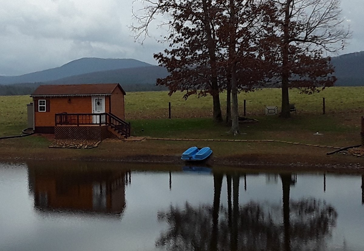 Cozy, cute and adorable Tiny Cottage with Mt. view