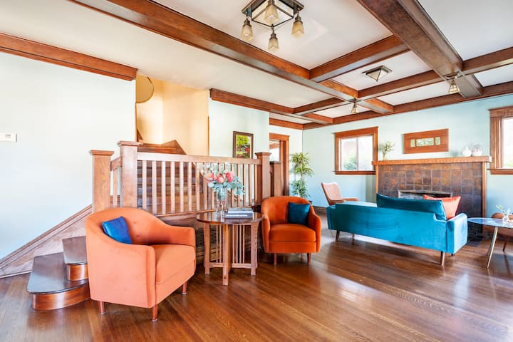 Keck Med USC: Historic Craftsman-Downtown Views in Lincoln Heights, Los Angeles