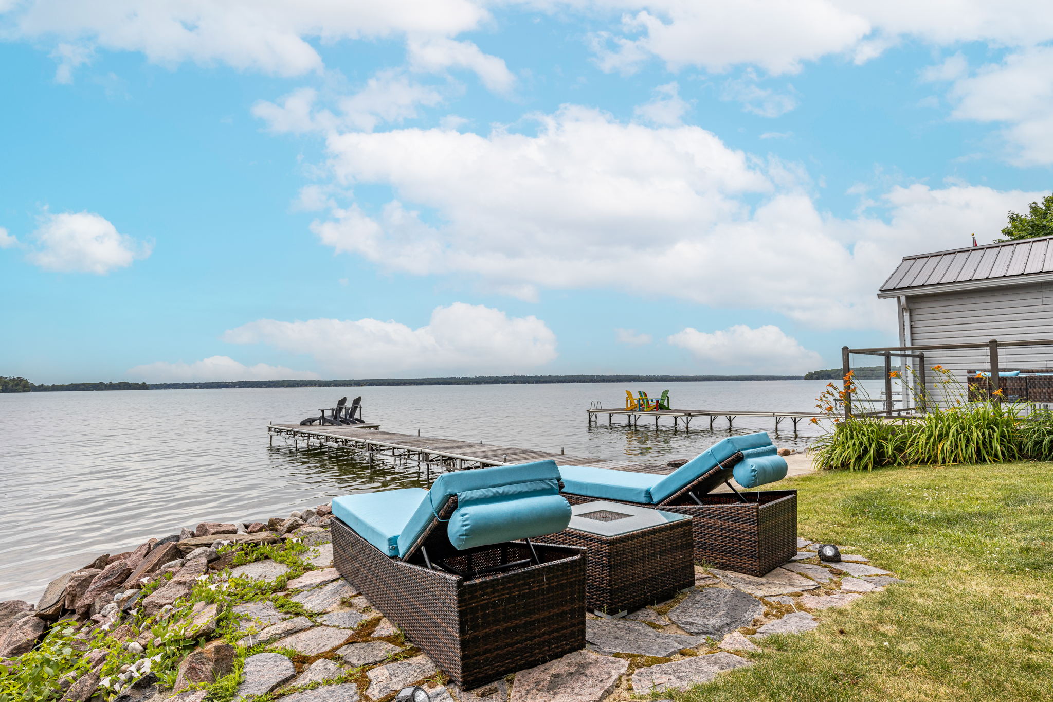 Pet Friendly Beach House with Bunkie Bar & Hot Tub