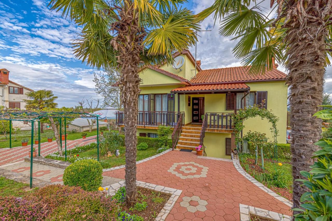 Apartment Flores, direct booking with the host