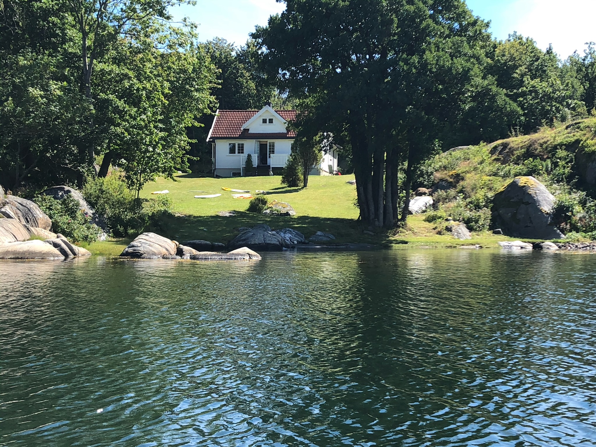 Island cabin in the heart of Norway's Blindleia.