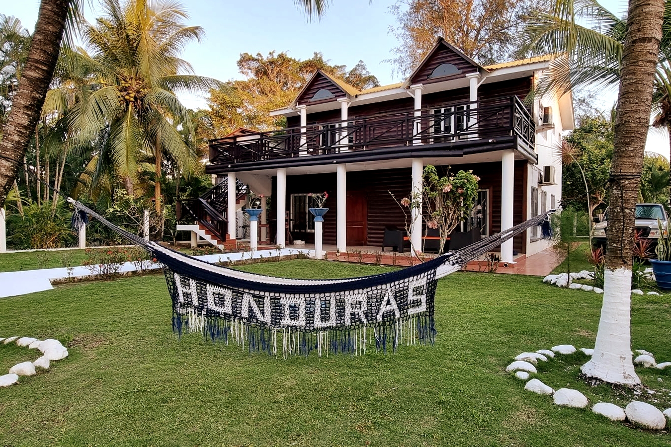 Casa De Playa, oceanfront, Triunfo, Tela