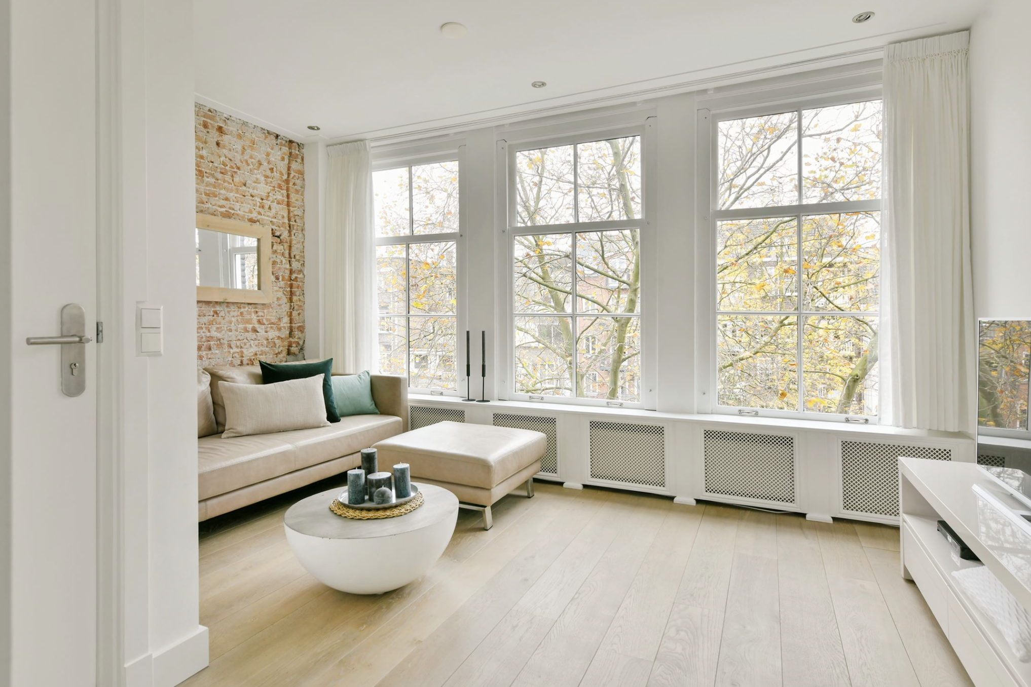 Stylish and well-furnished canal apartment โ Amsterdam stay