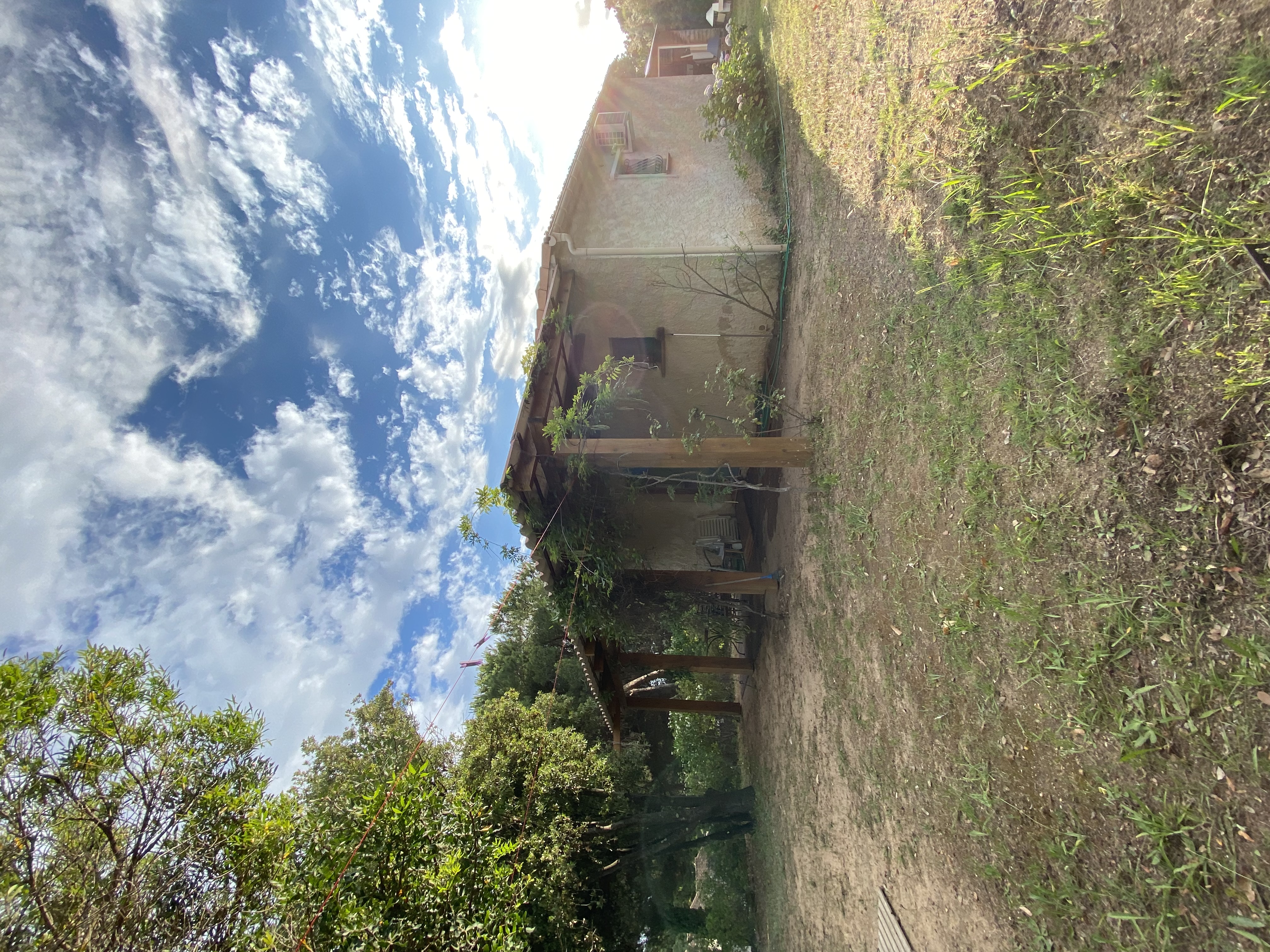 Charming house, 10 min walk to beach