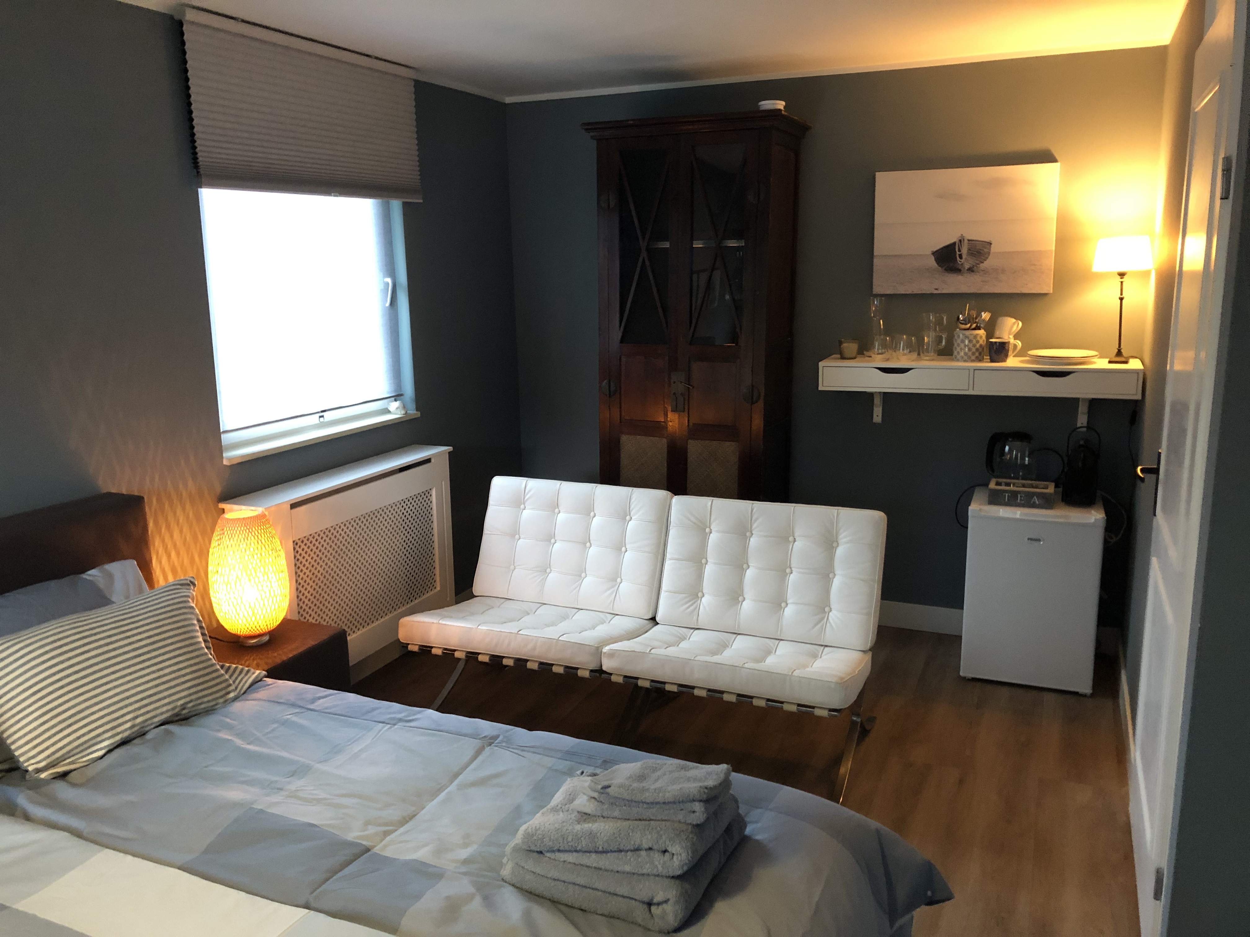 Een heerlijke kamer in de duinen en bij het strand — The Hague stay