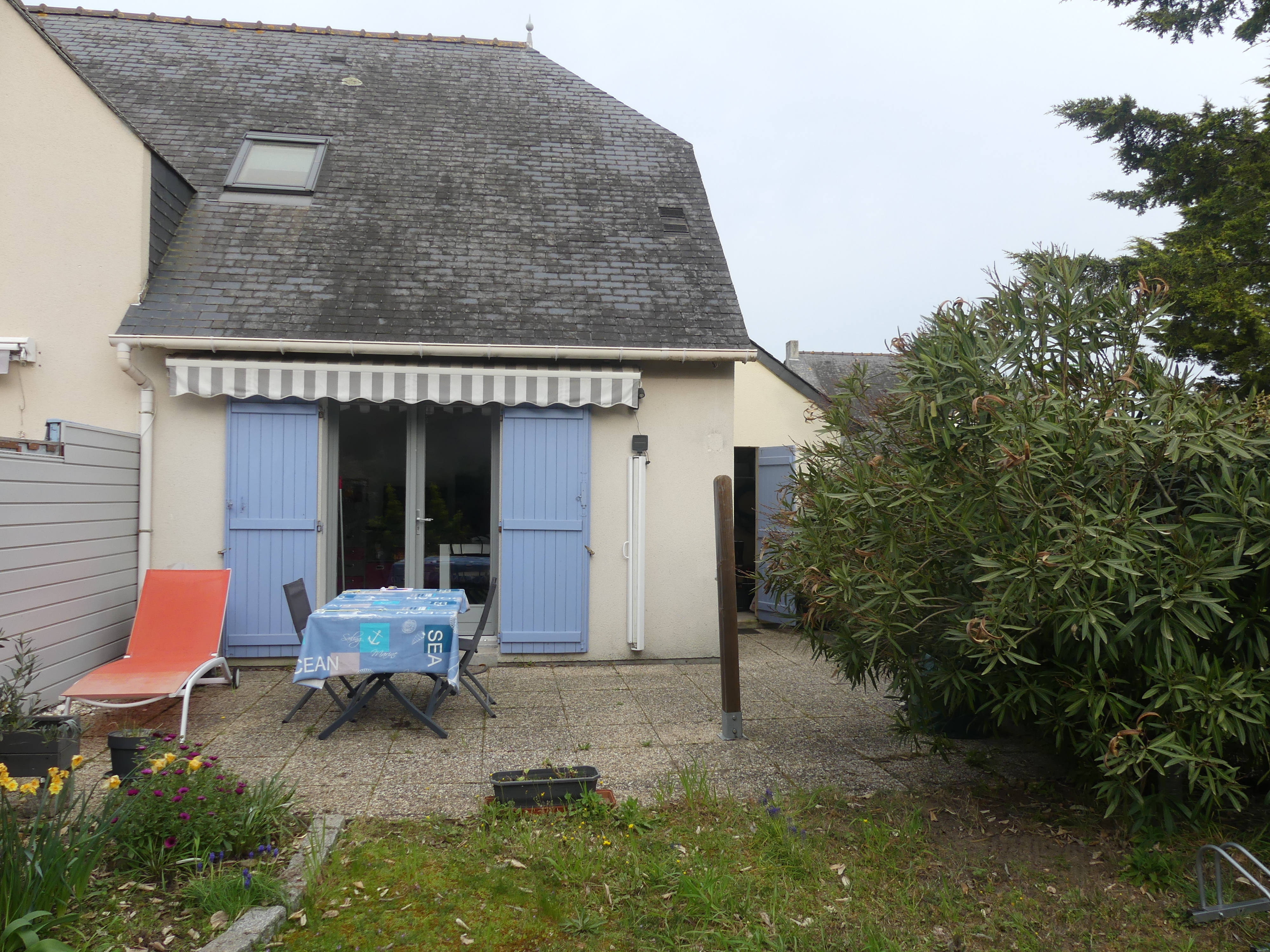Maisonette in Residence with swimming pool