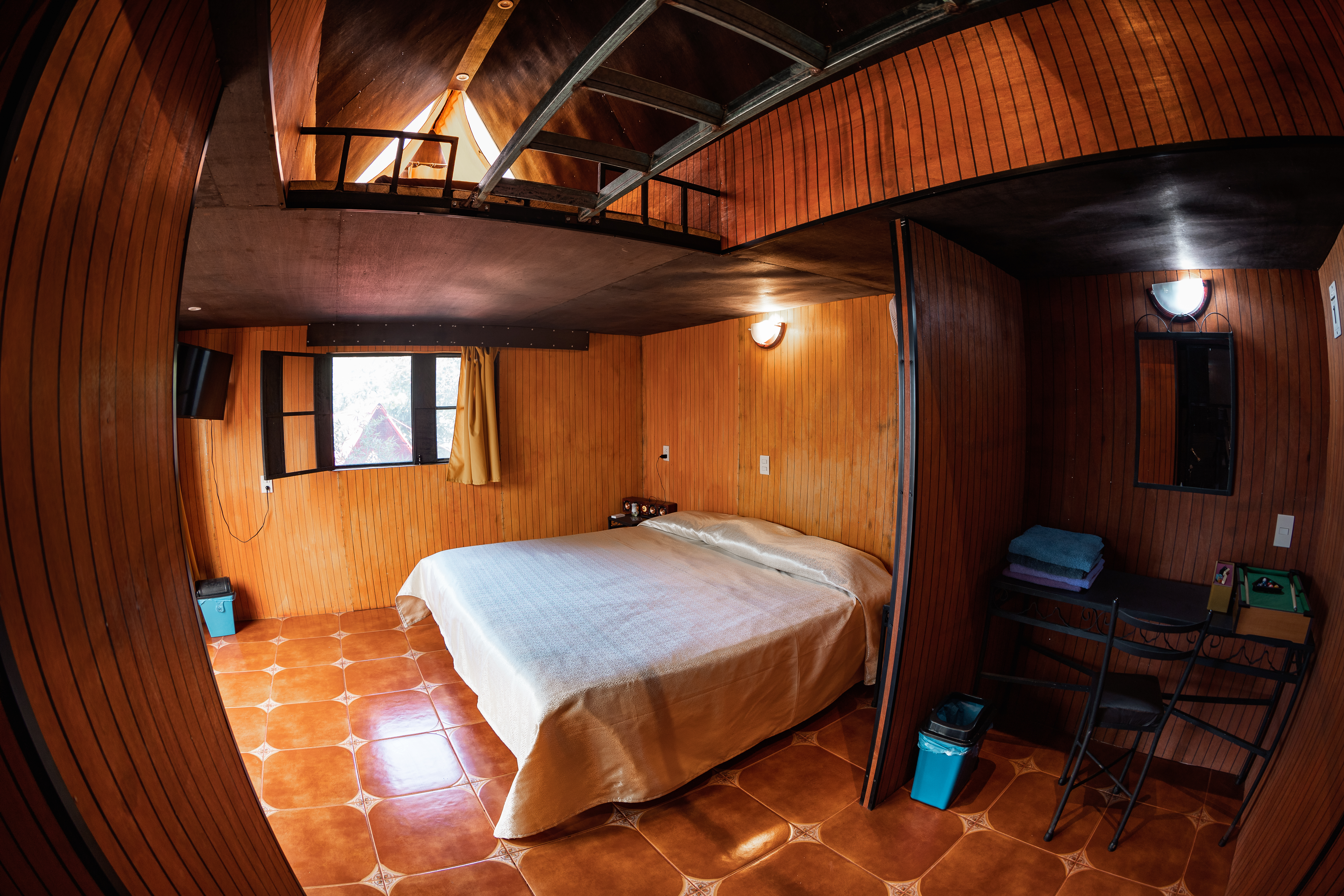 Beautiful Cabin No. 04