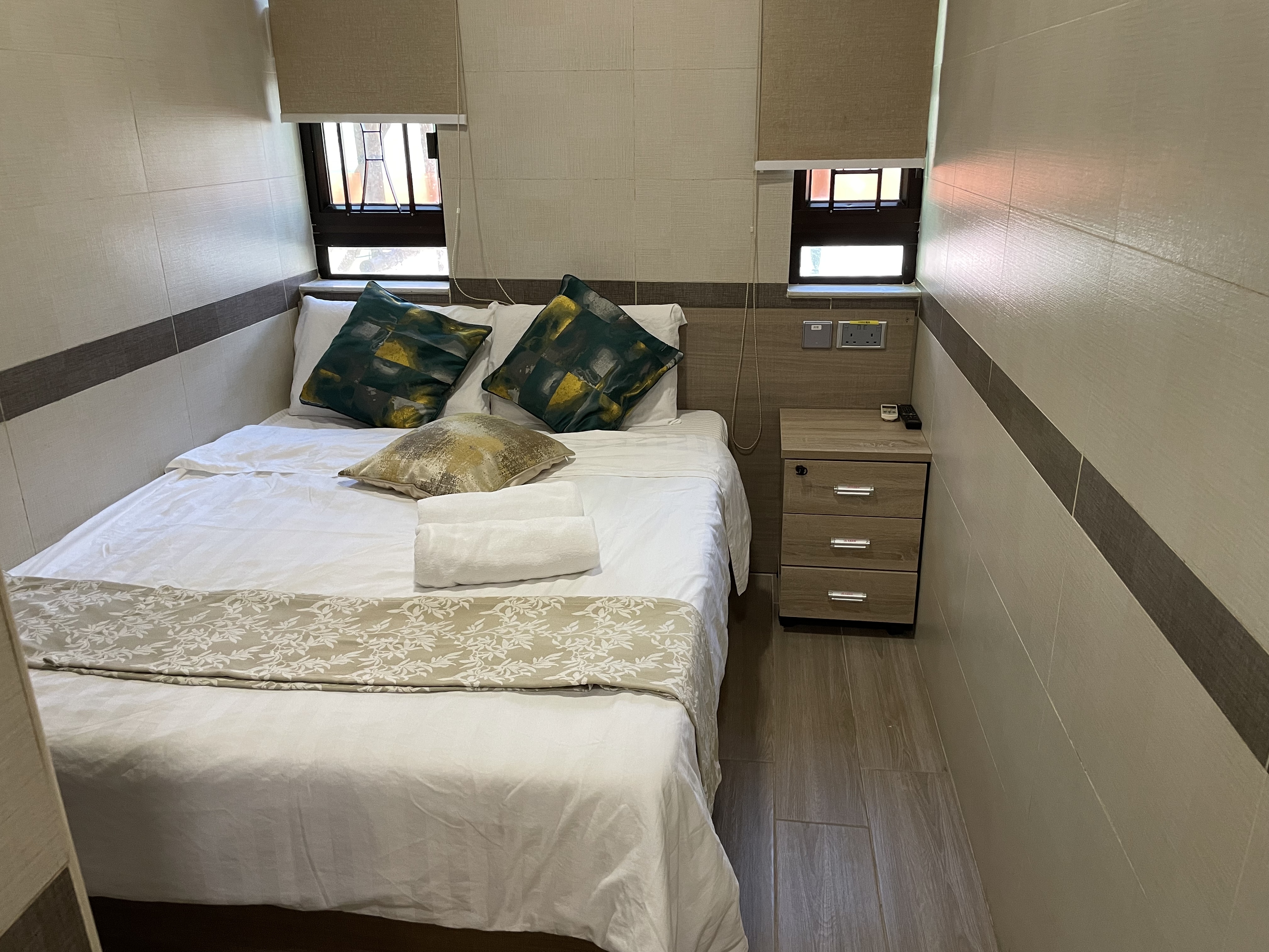2 Min To MTR independent Double(Private Bathroom)