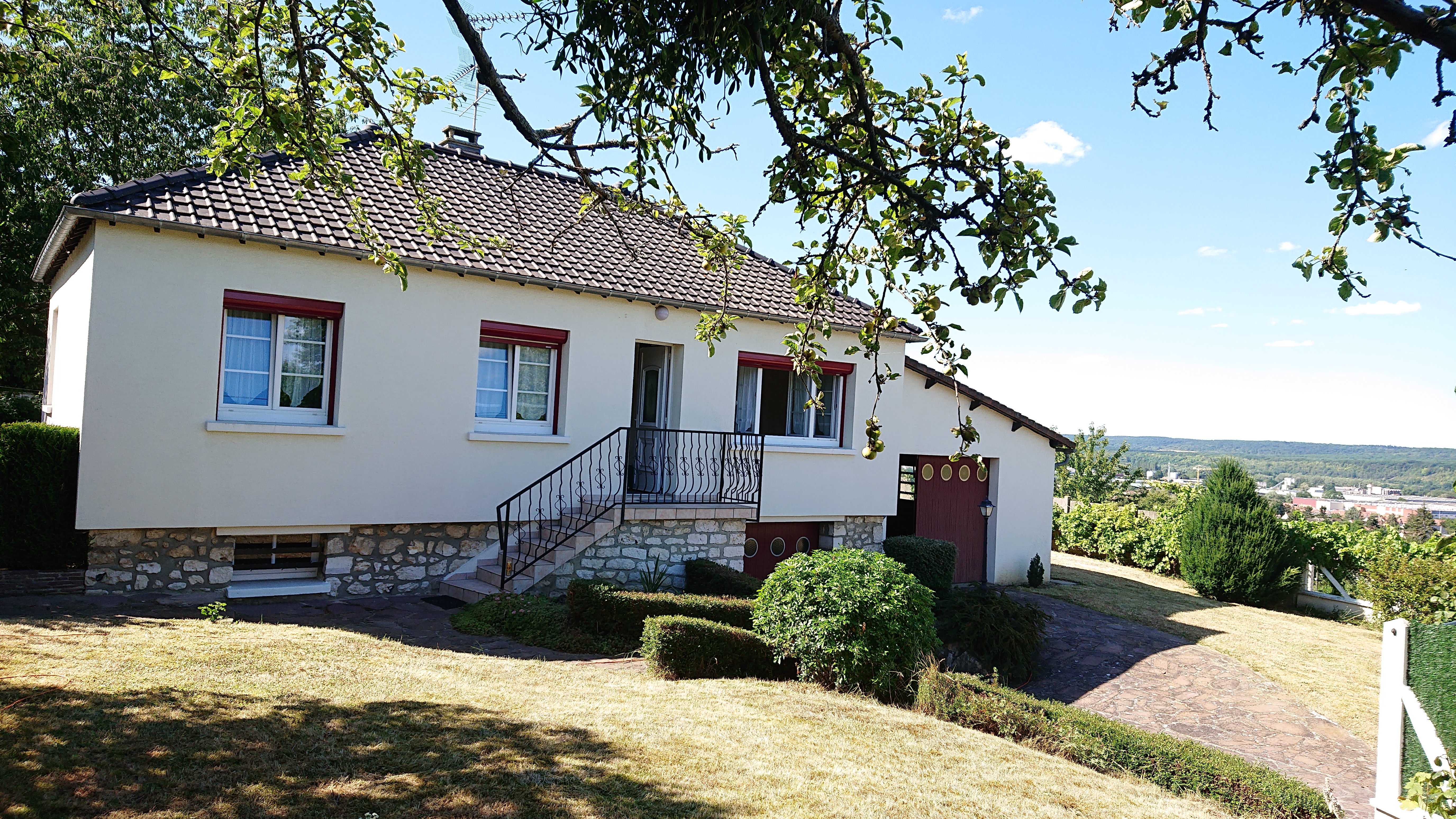 Warm house with garden, close to Giverny