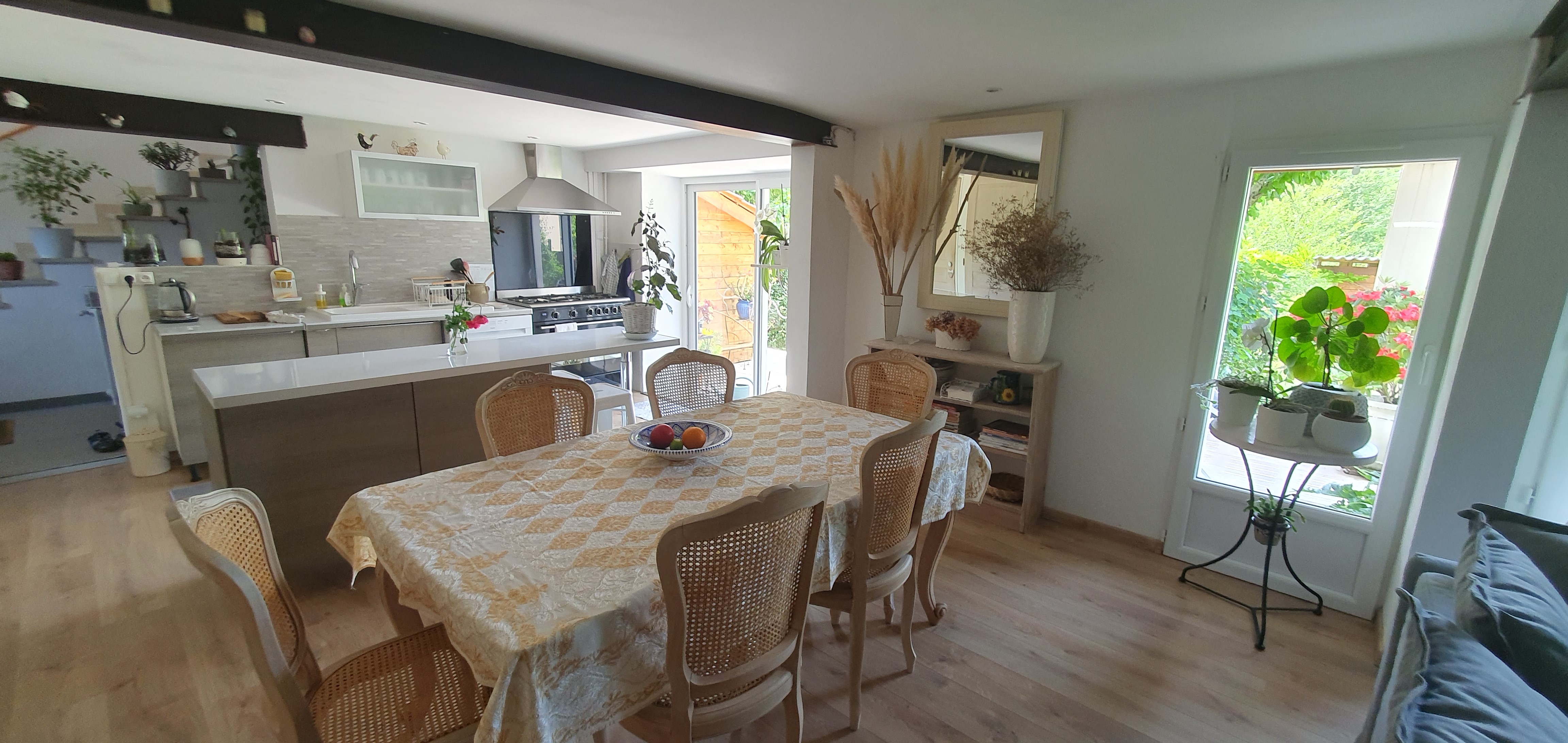 Auch, a lovely townhouse with garden