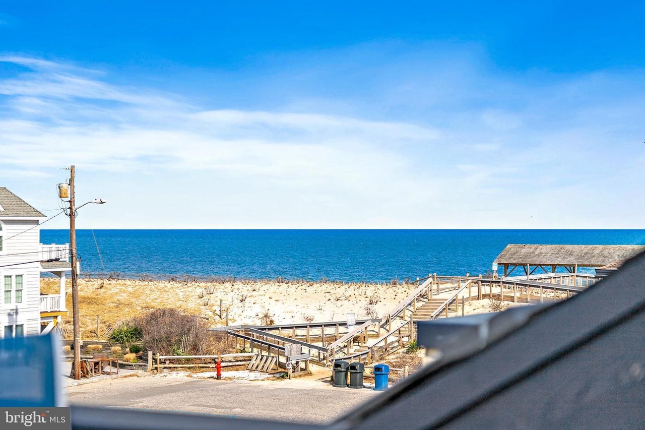 Oceanfront townhouse with ocean views and pool!