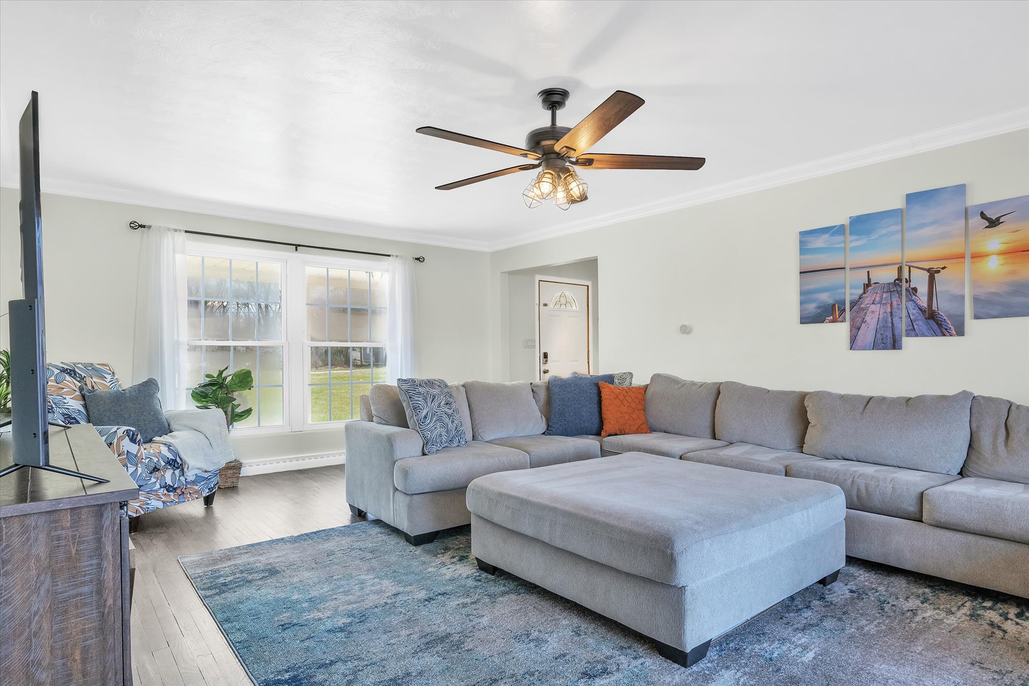 Waterfront Home with Pool Houses for Rent in Osceola, Indiana, United