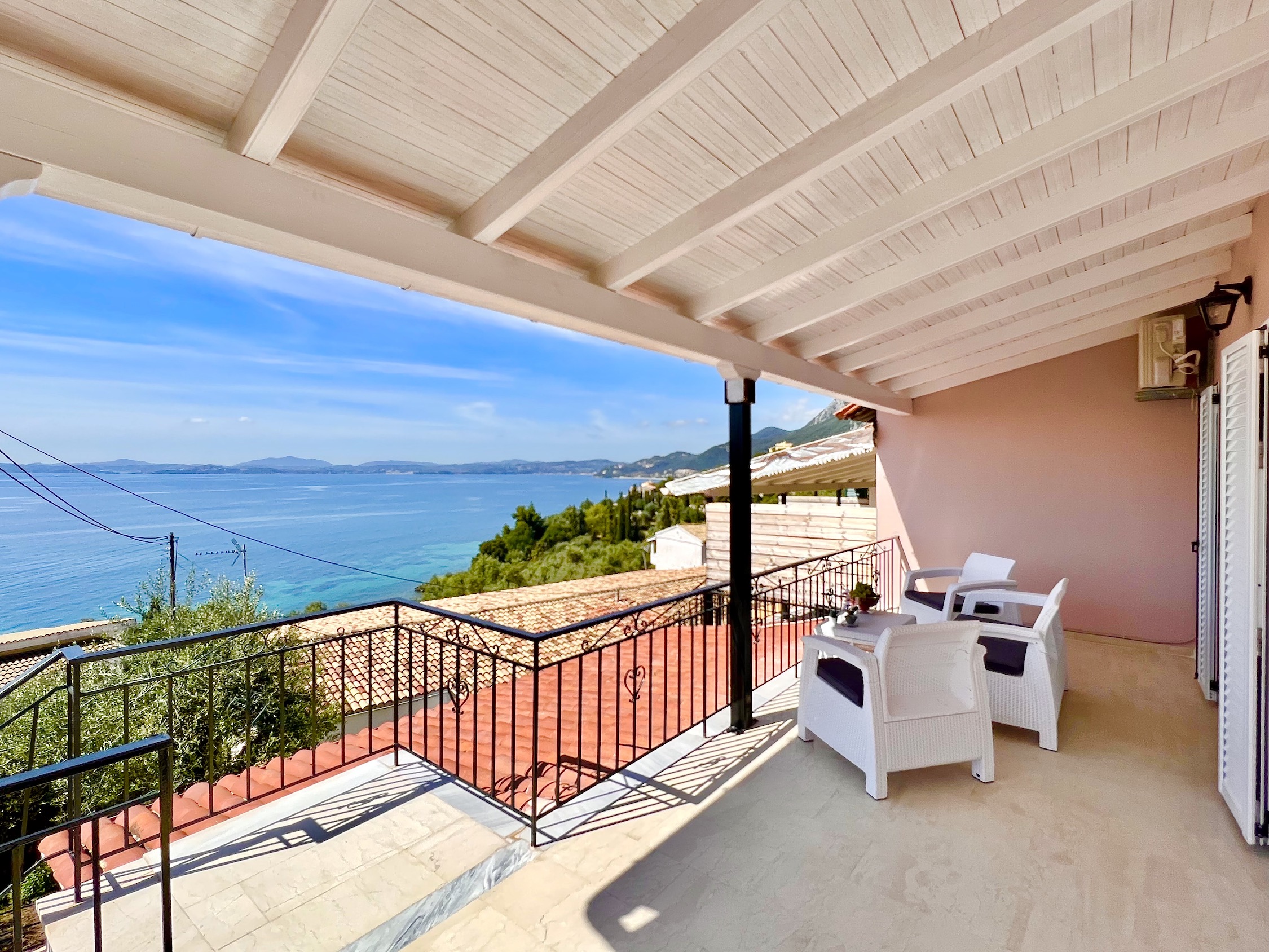 Nissaki Anemone Luxury Suite with jacuzzi