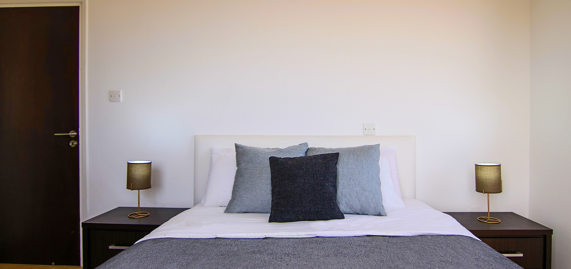 Phaedrus Living: Seaside Luxury Flat Pervolia