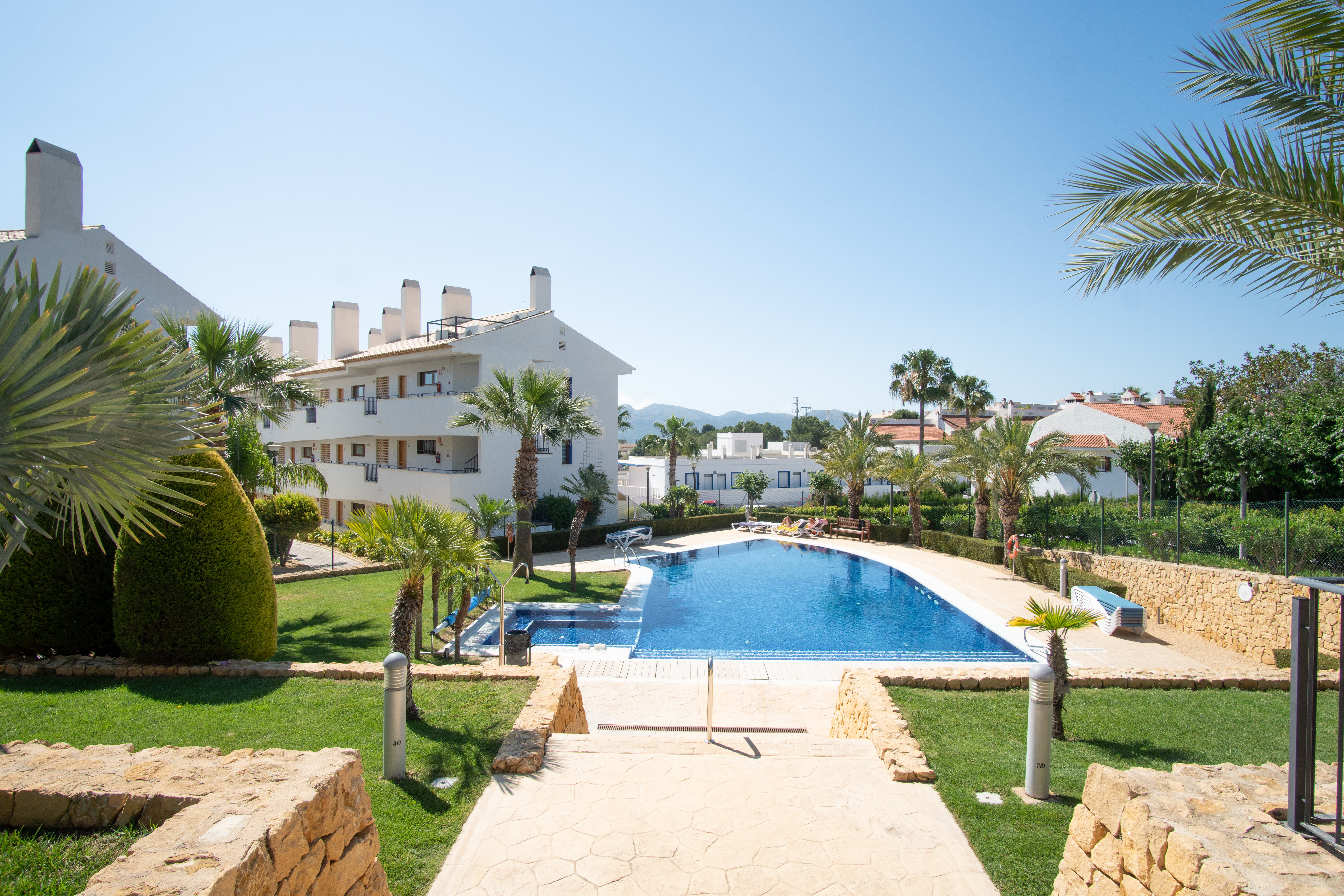 Apartment in Alfas del Sol w/ heated pool