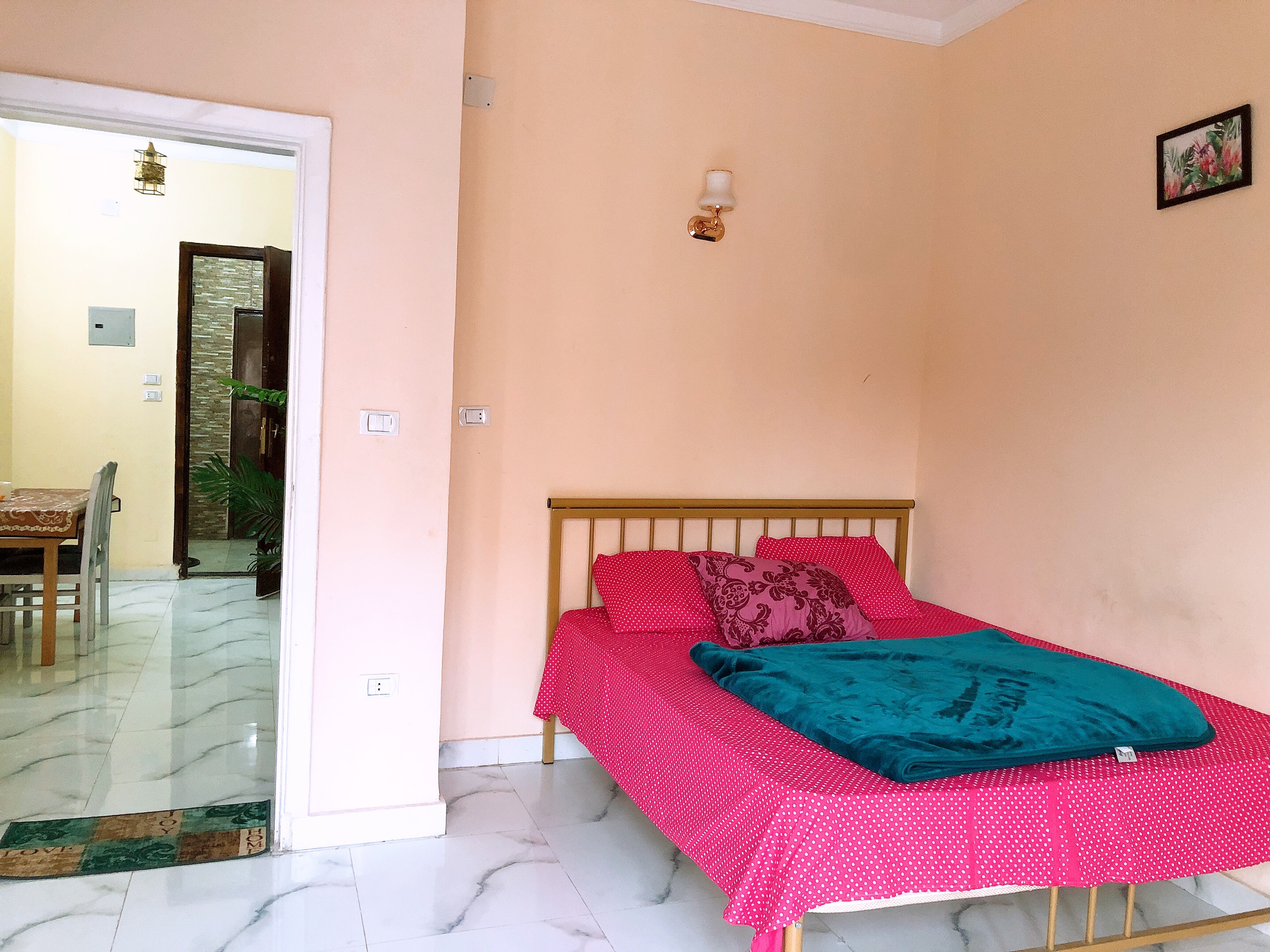 Sunny 2 Bedroom Apartment in  central location