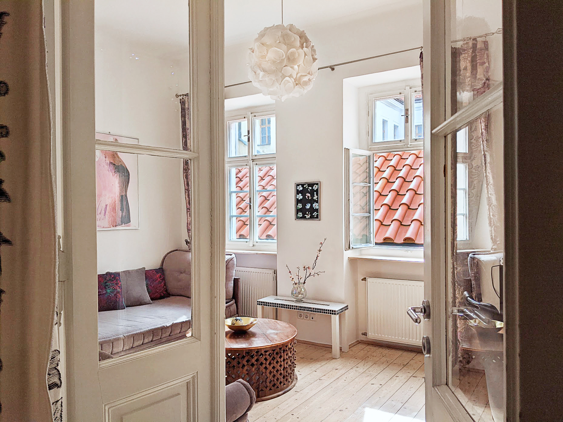 Delightful, Quiet & Spacious near Charles Bridge