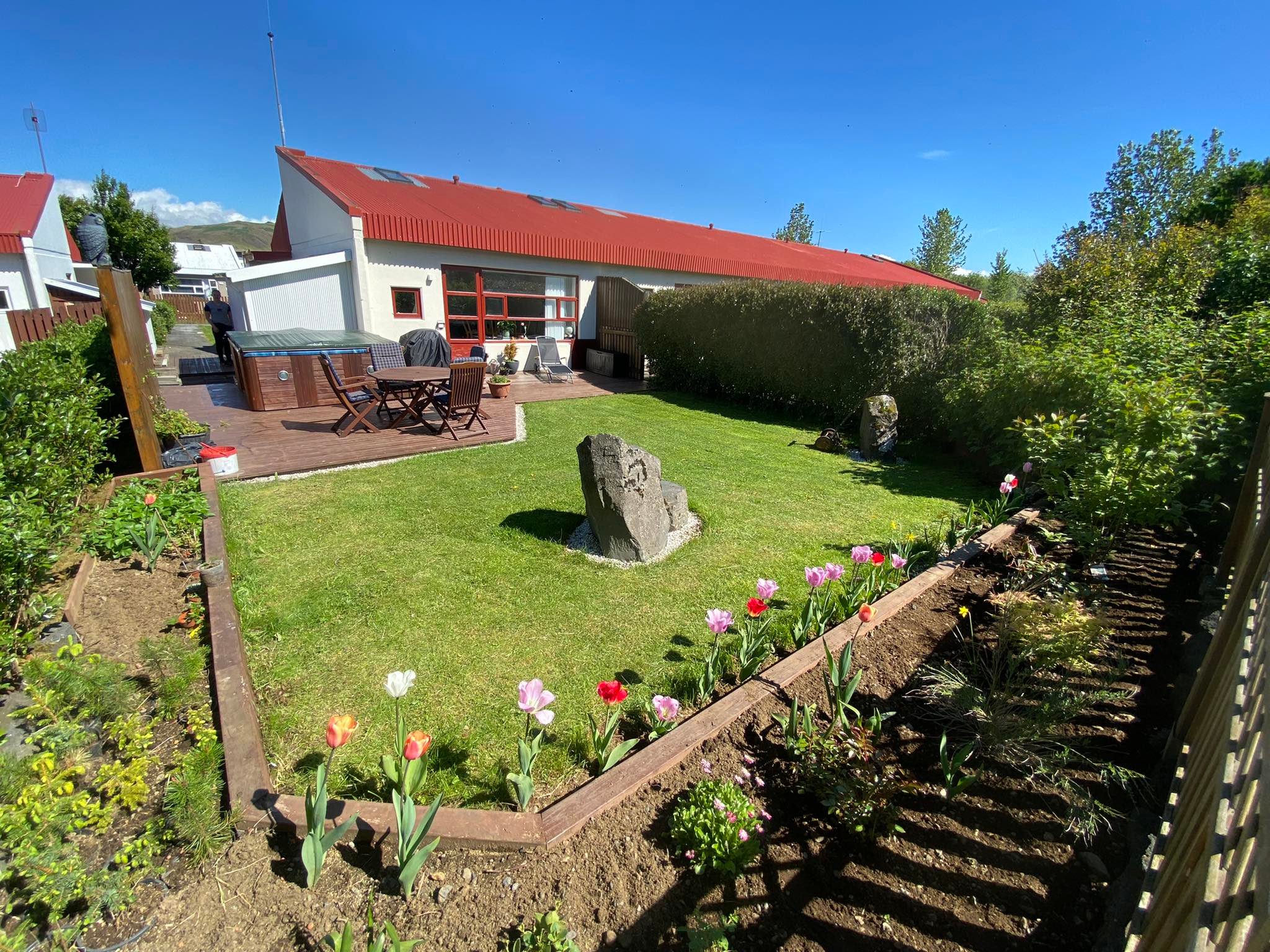 Cozy townhouse 20 min from Reykjavik city center