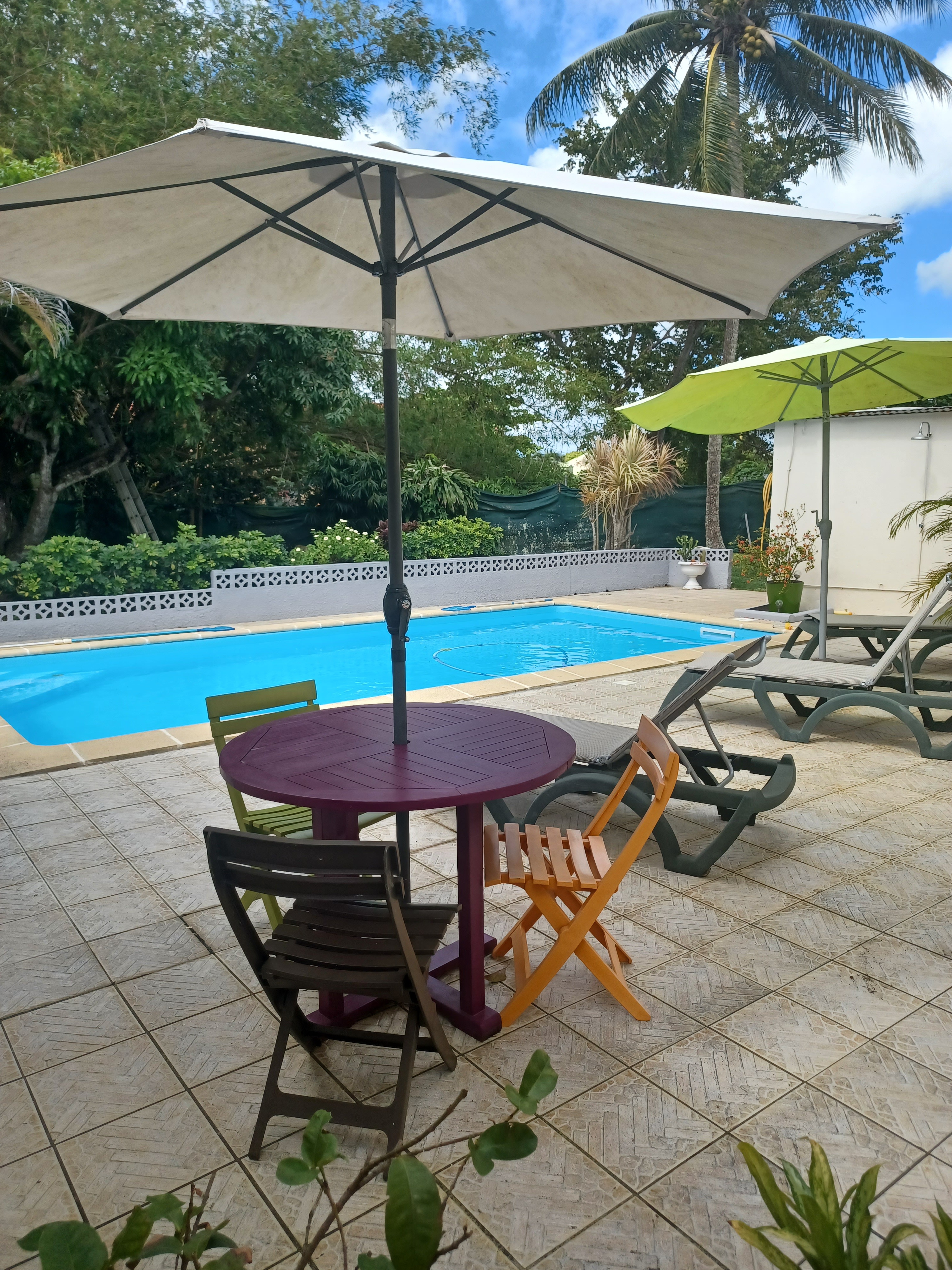 Delightful suite with a pool
