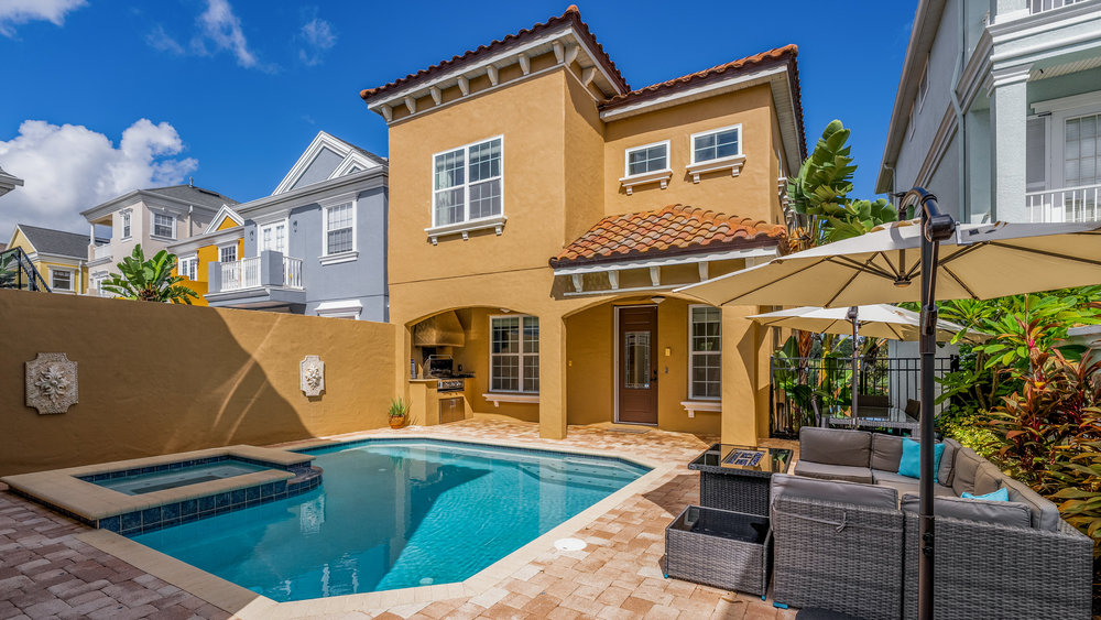 Luxe Golf Front villa, close to Disney