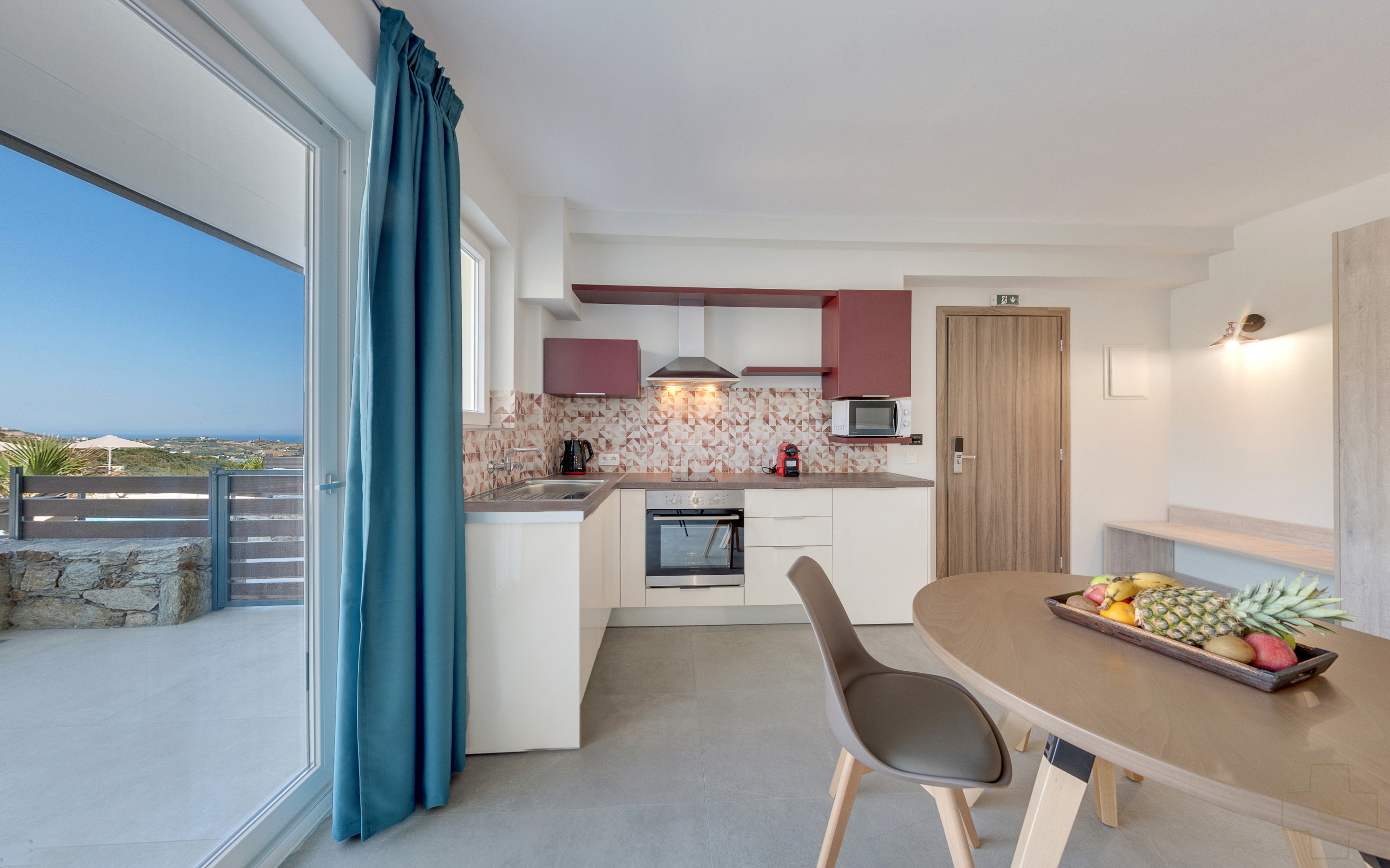 SeaView Suite with Breakfast and Pool