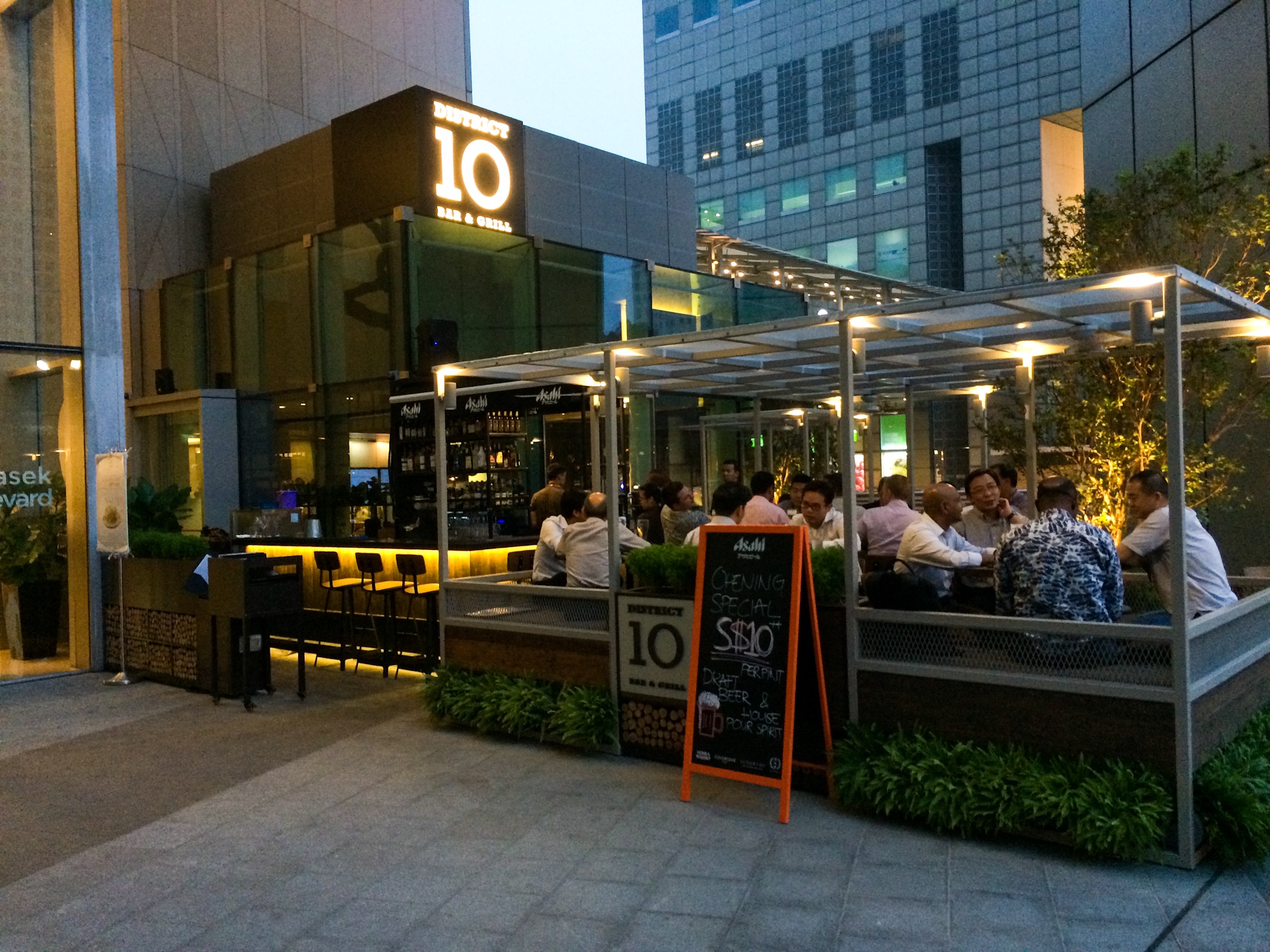 Pleasant 2 BR in Clarke Quay, 3 mins stroll to MRT