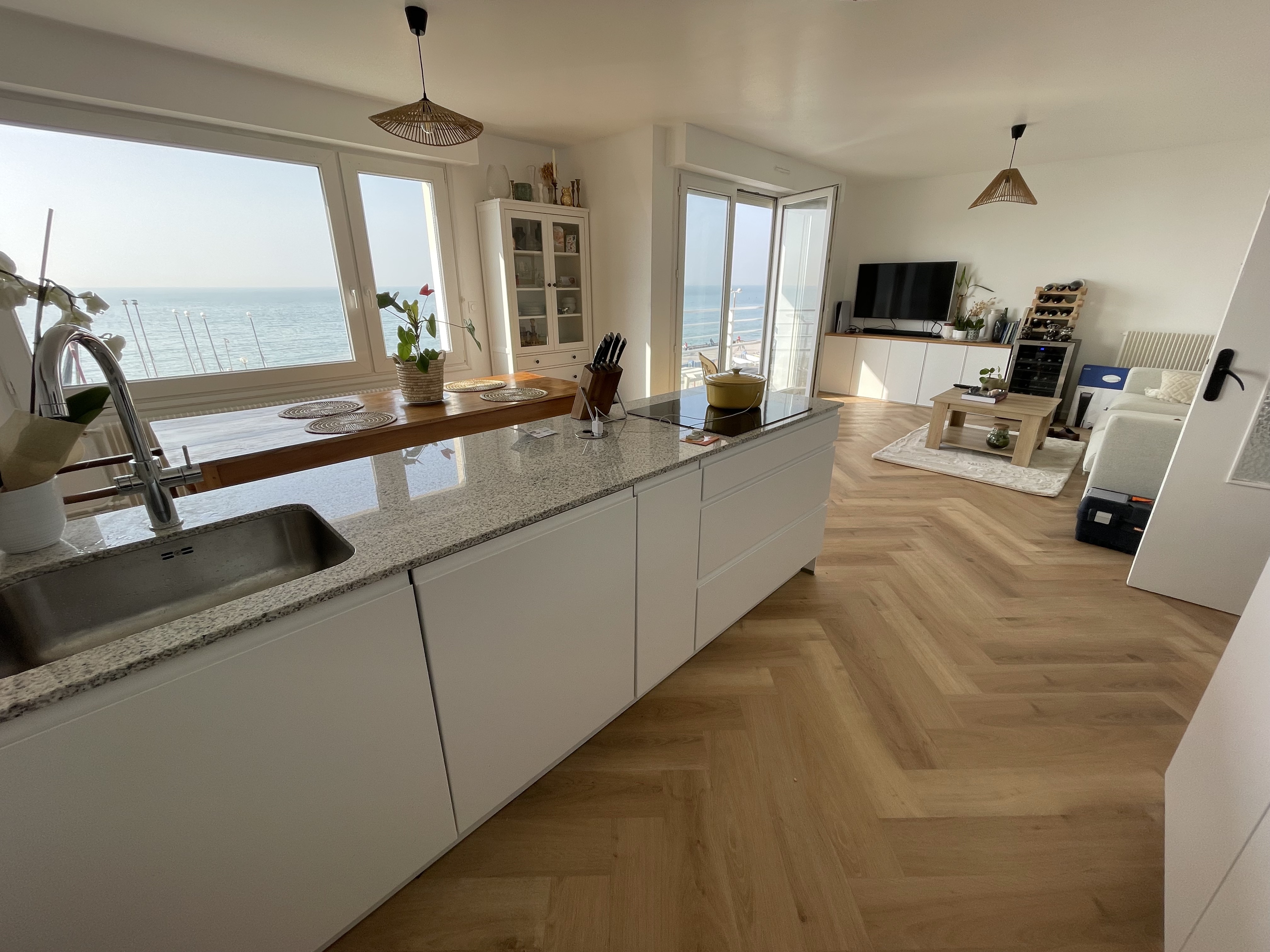 Apartment facing the sea -
2 bedrooms - parking