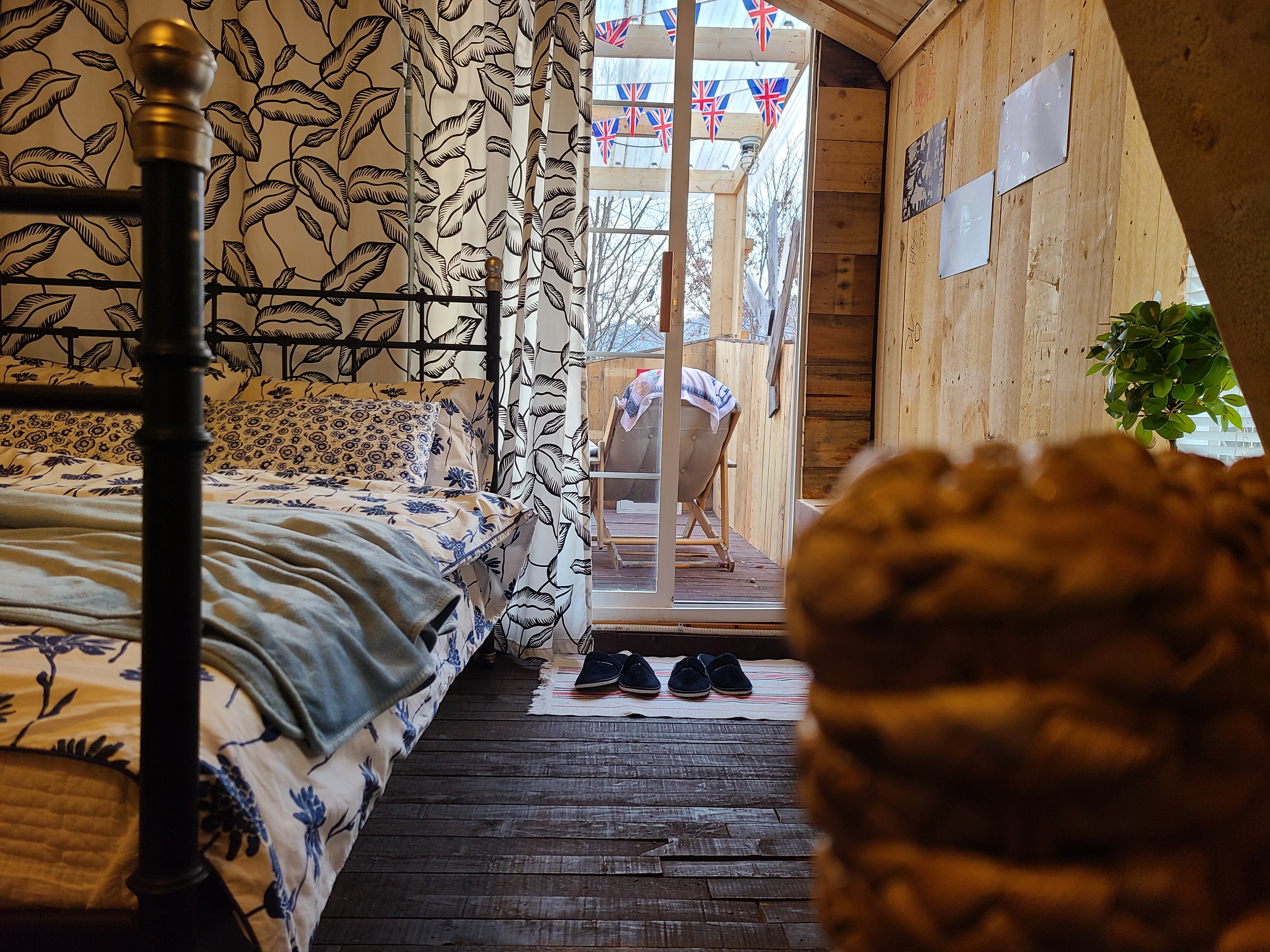 T.HOUSE * Terrace house 'T' (Camp April) Camp April in the camp