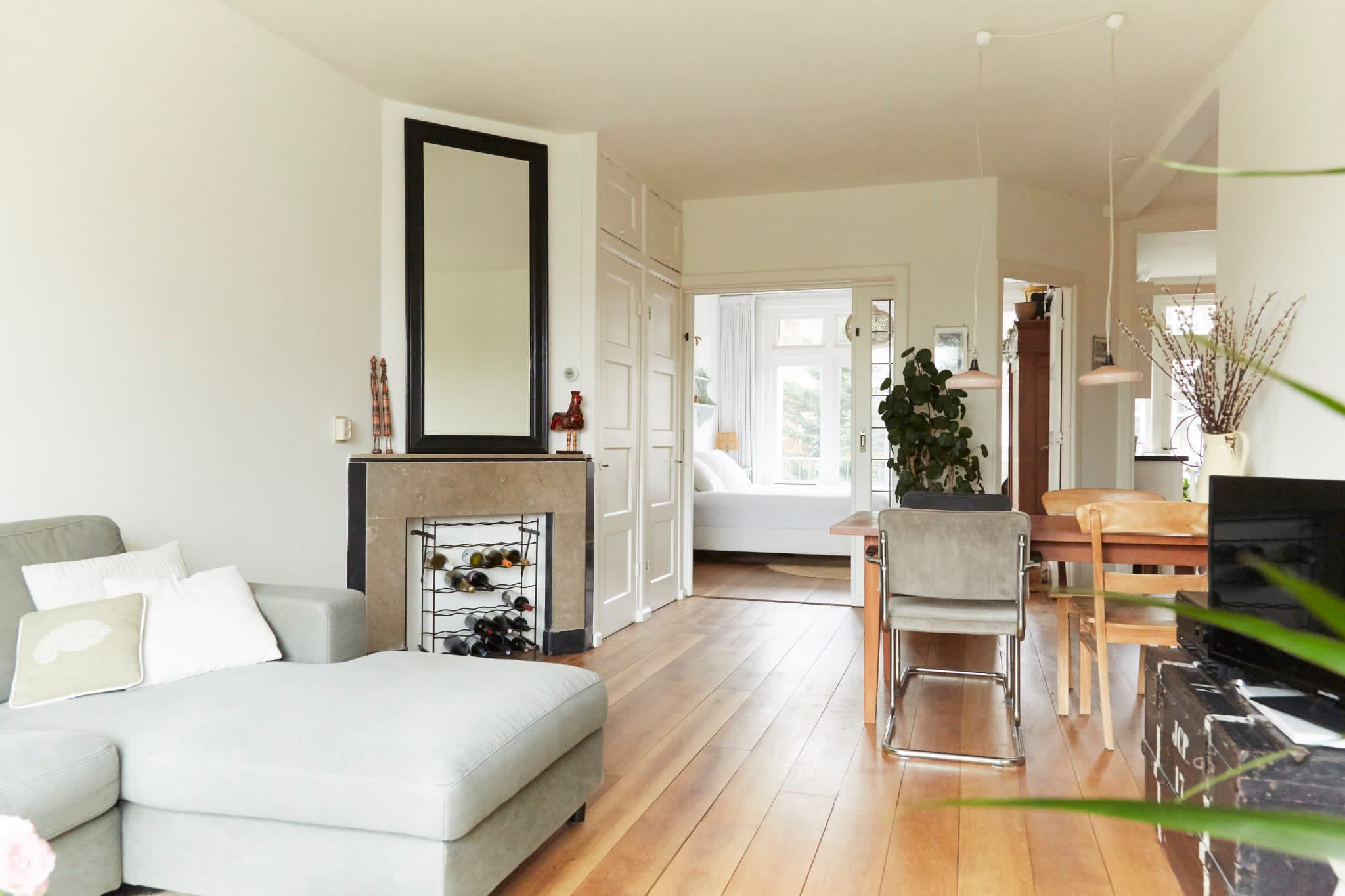 Bright, furnished, centrally located appartment — Amsterdam stay