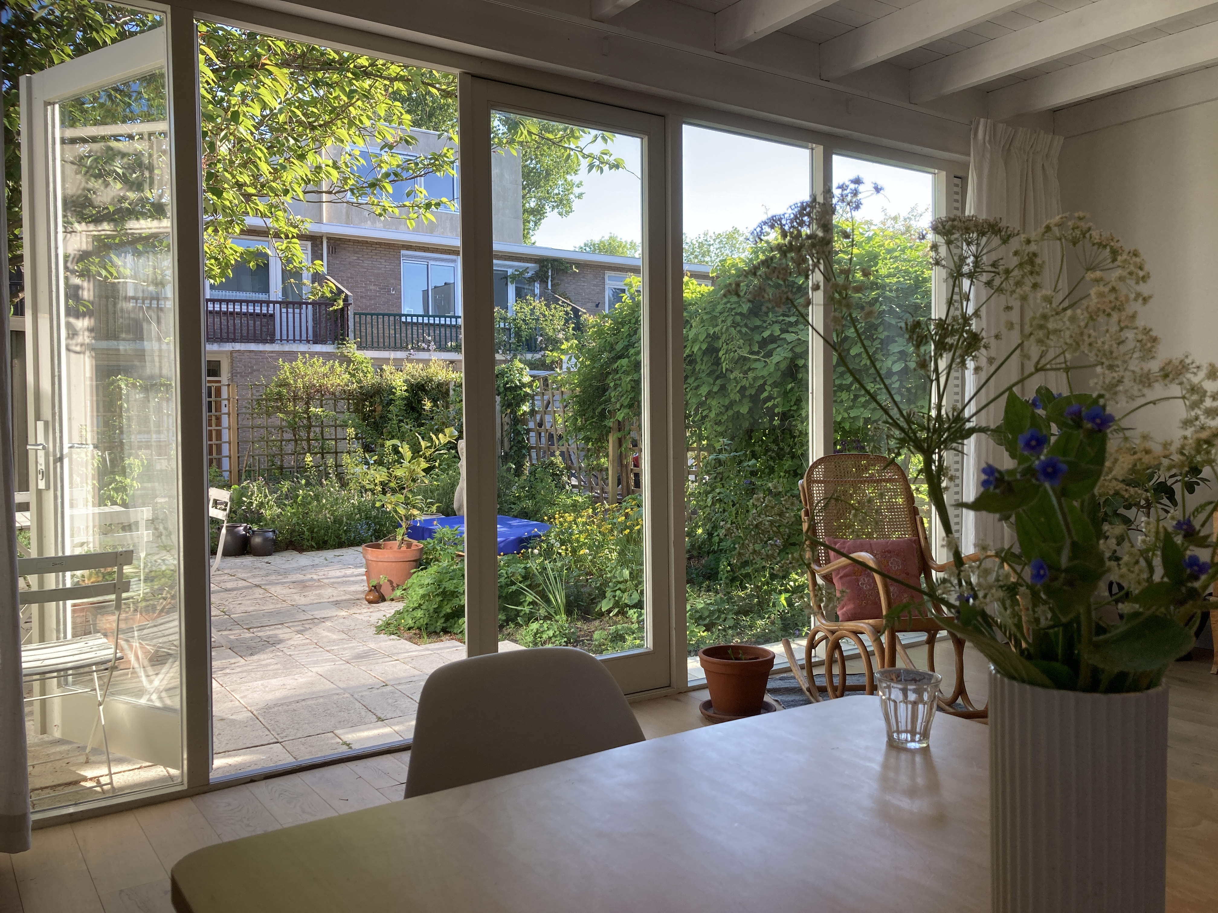 Lichte, ruime, fijne woning in Amsterdam met tuin — Amsterdam stay