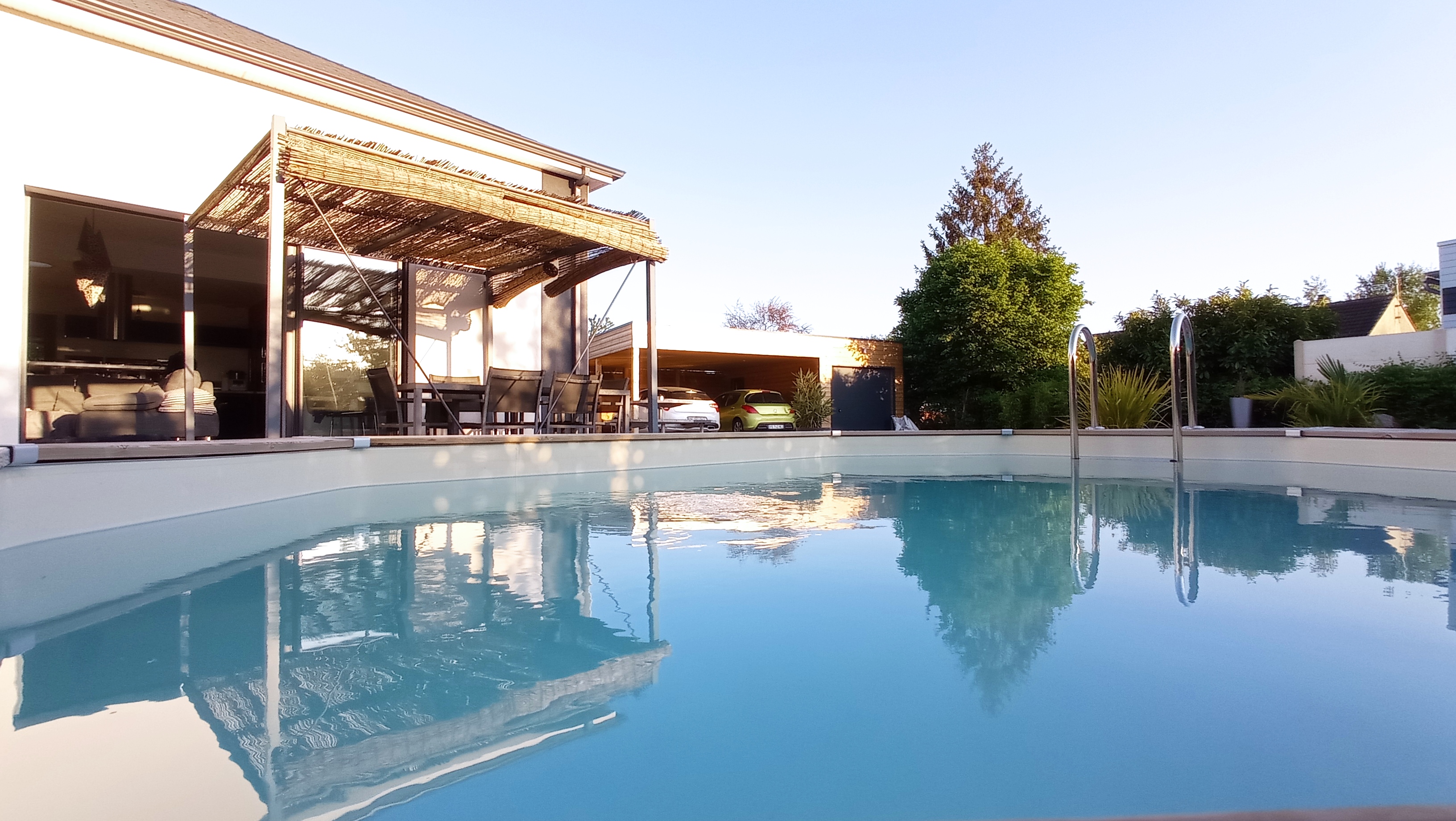 Contemporary house/ 5km Le Mans circuit