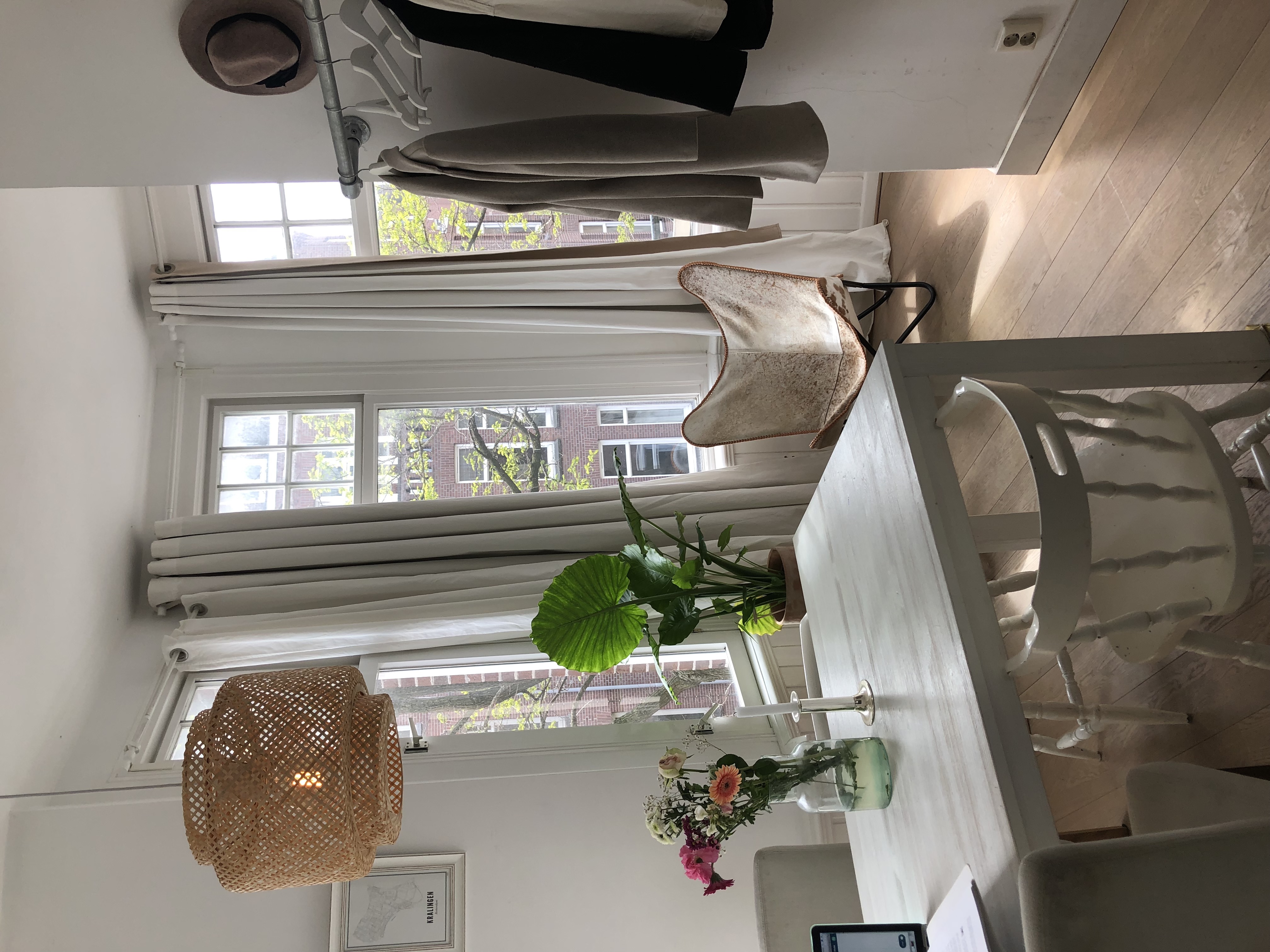 Waanzinnig ruim en licht appartement in oudwest โ Amsterdam stay