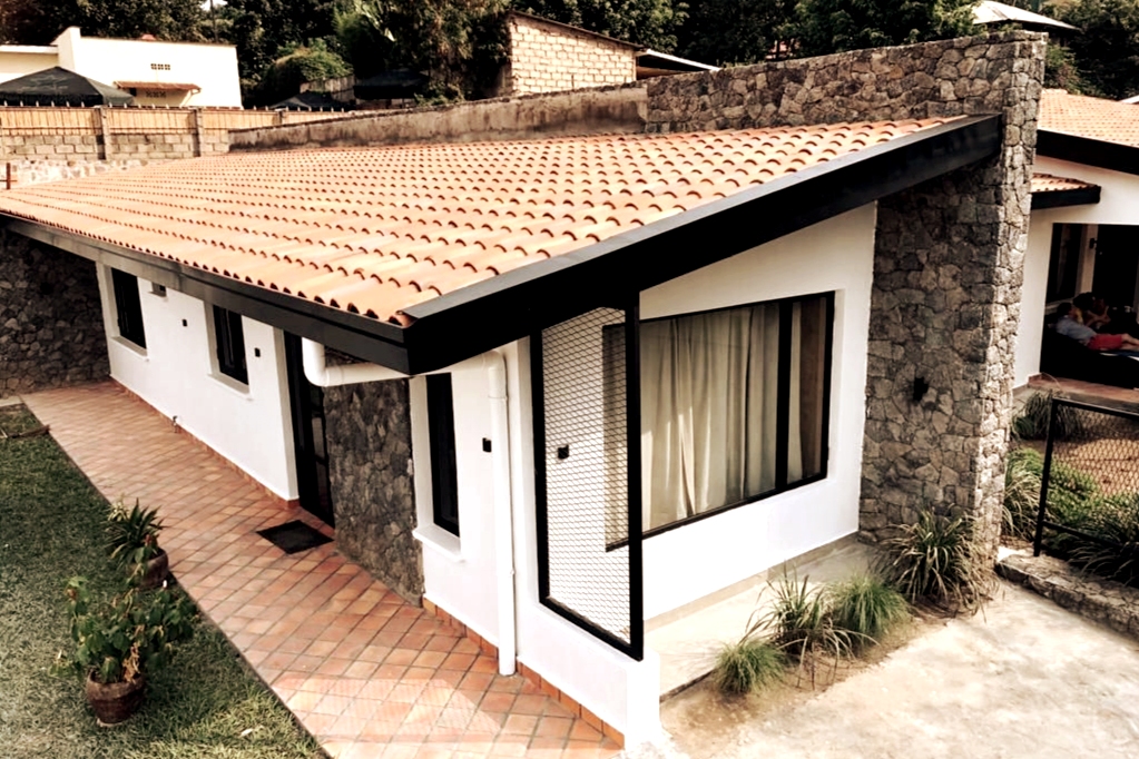 Lovely 1-bedroom apartment in lively area Kigali