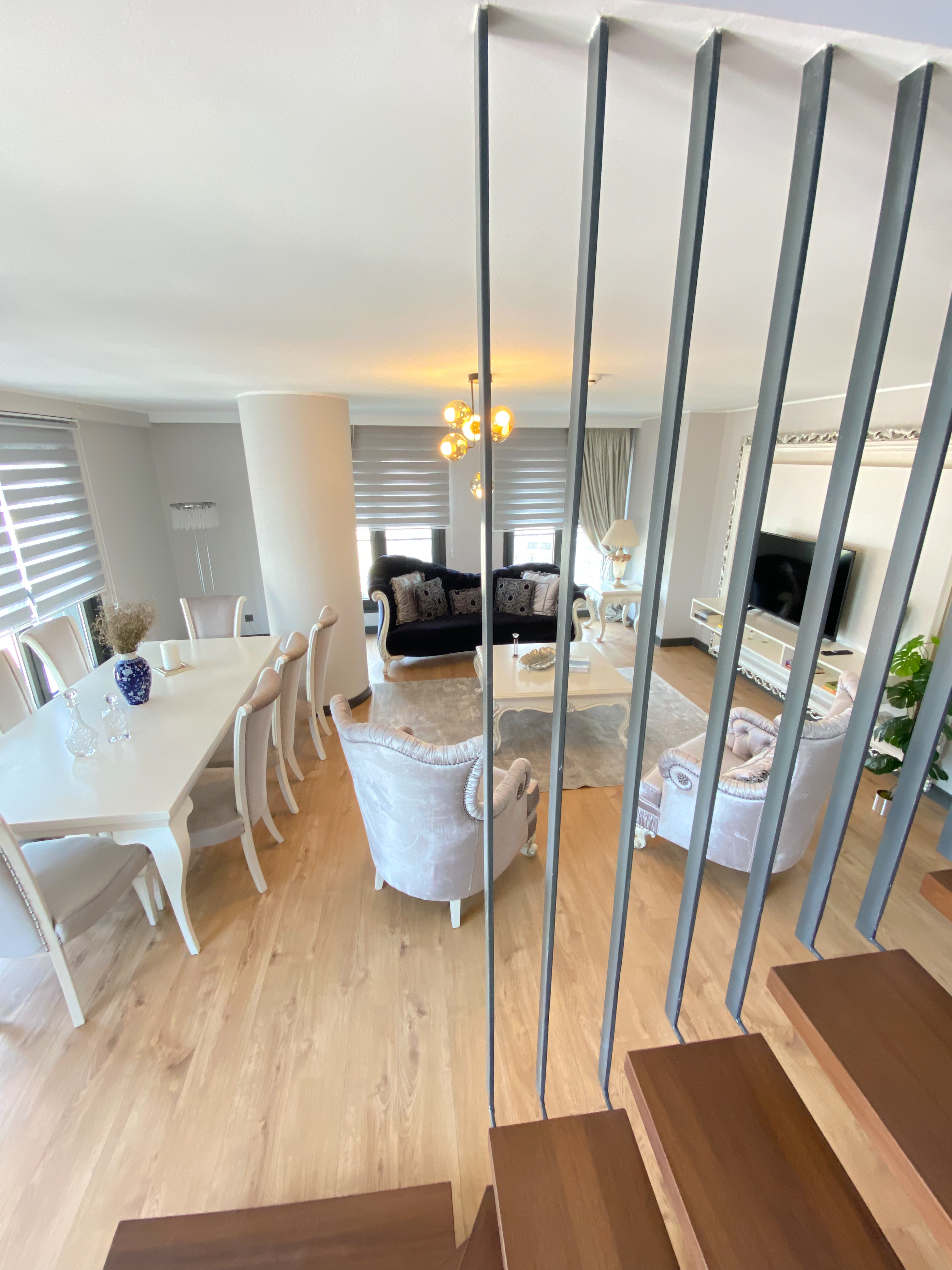 Charming Duplex w/Terrace+4BR/3BA+Fully Equipped