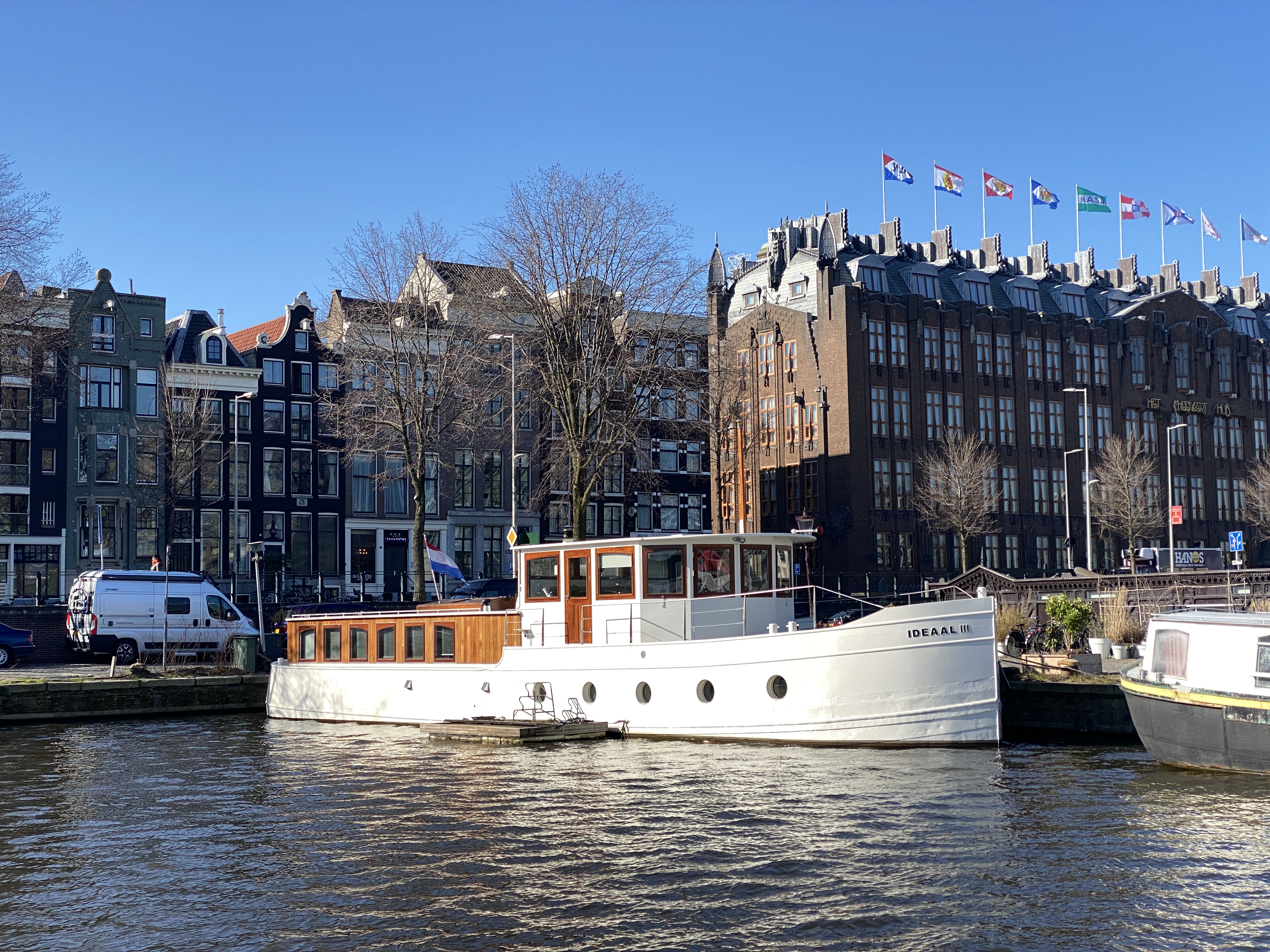 historic centre comfortable houseboat โ Amsterdam stay