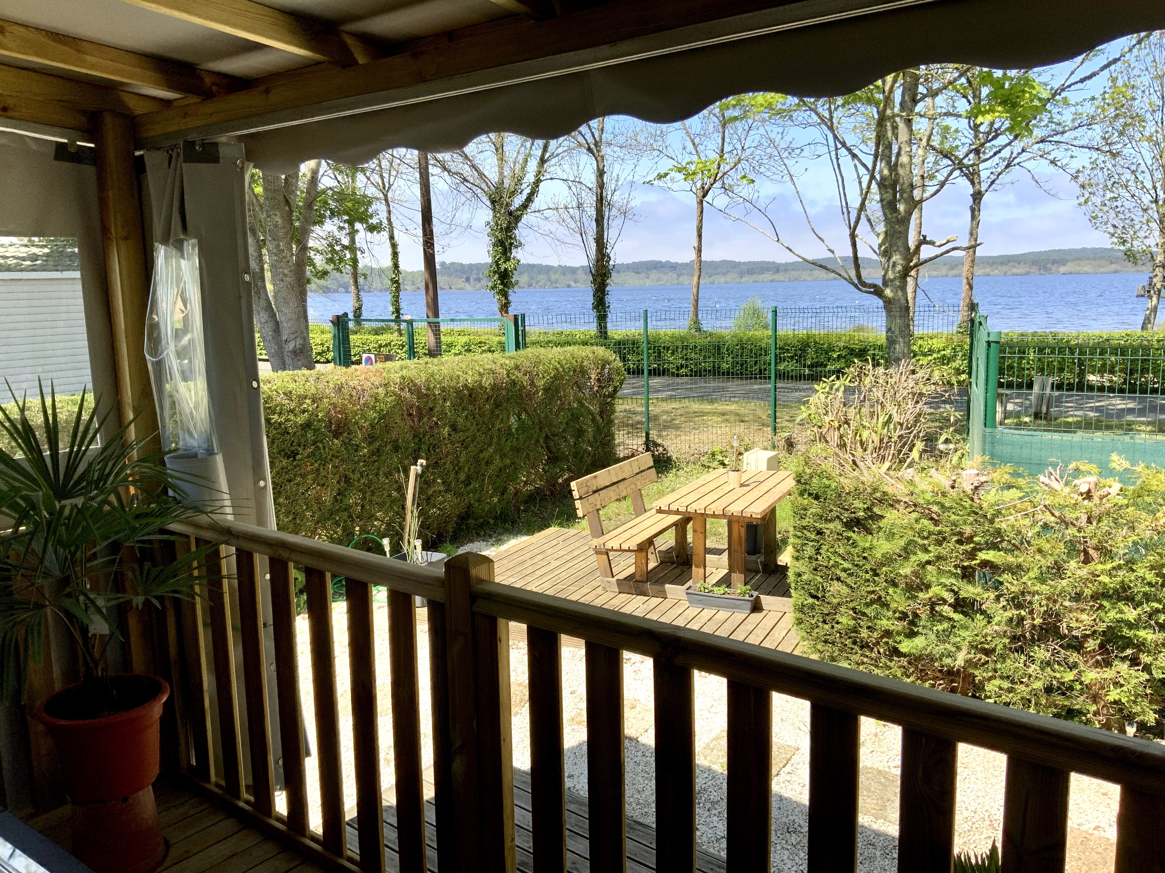 Mobil-Home 3 bedrooms, facing the lake,in campsite 4*