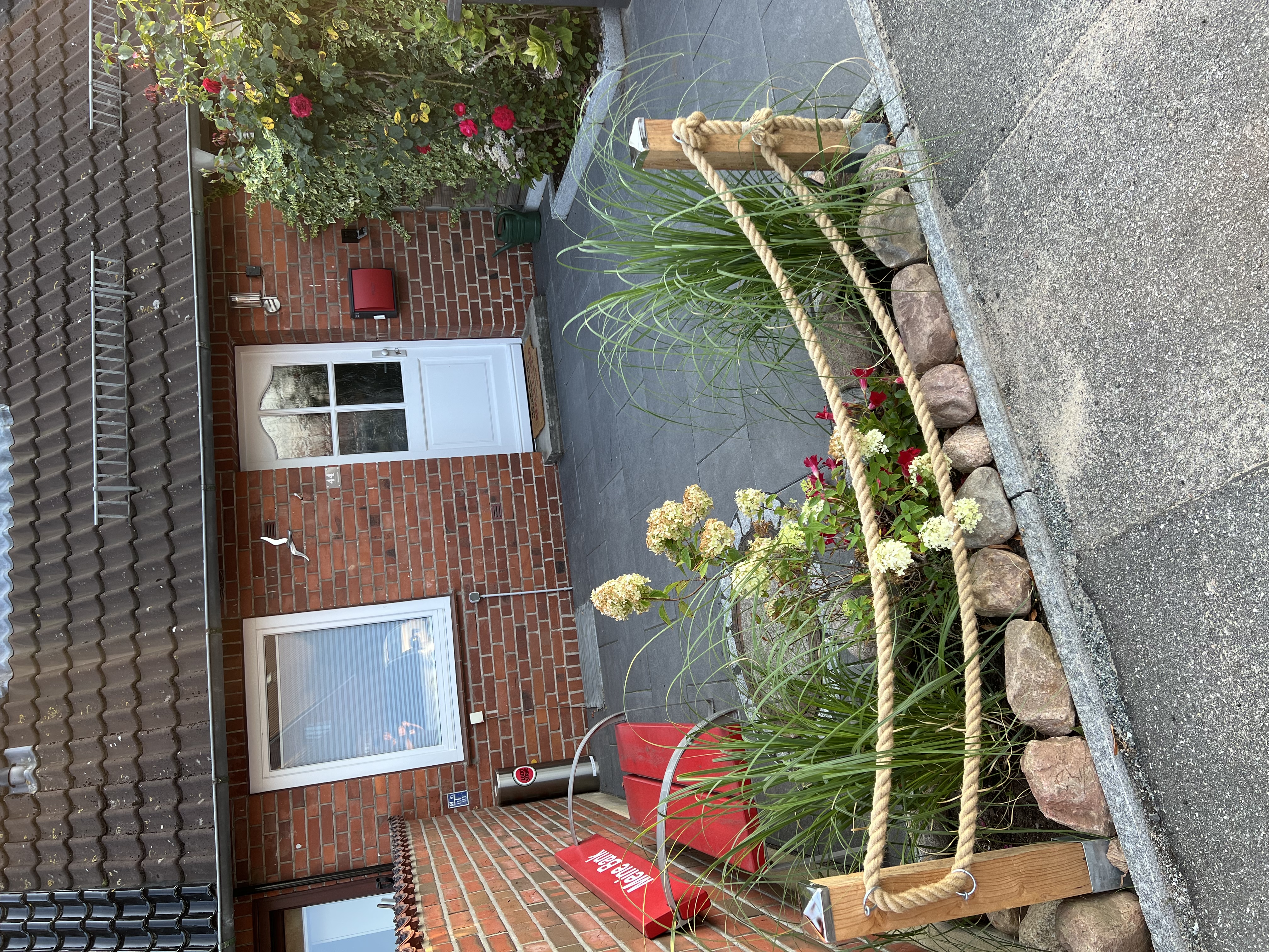 Seagull44  cottage  with terrace and garden