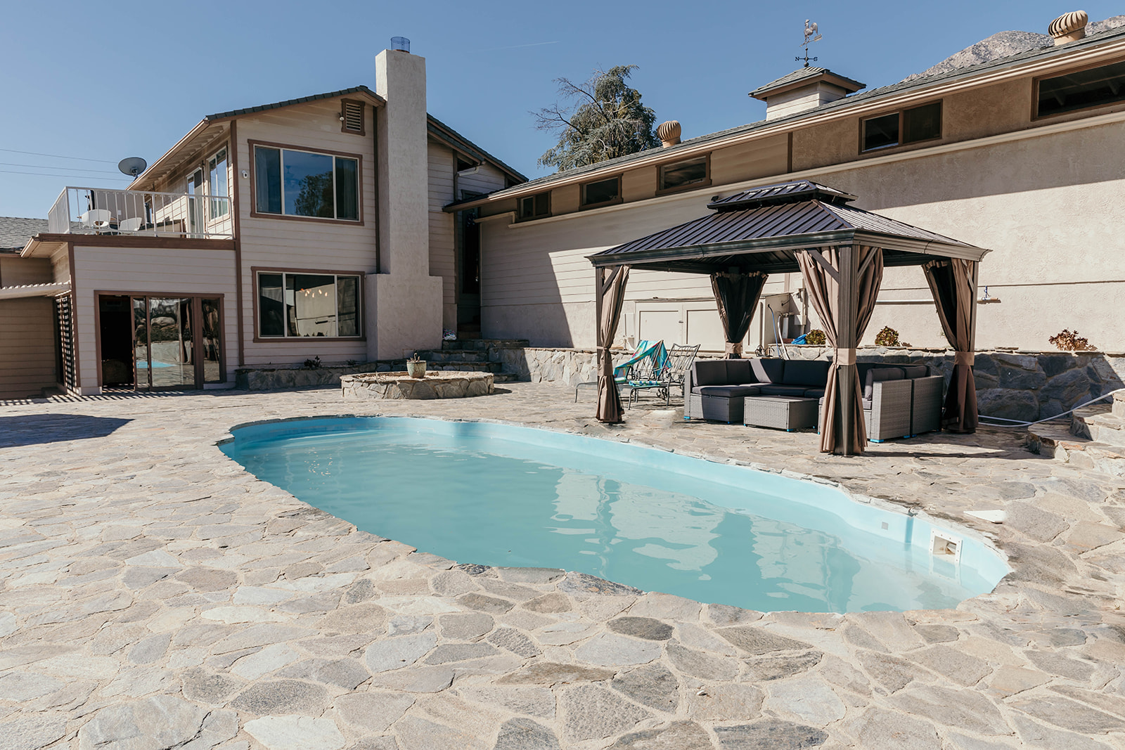 Large House With A Refreshing Unheated Pool