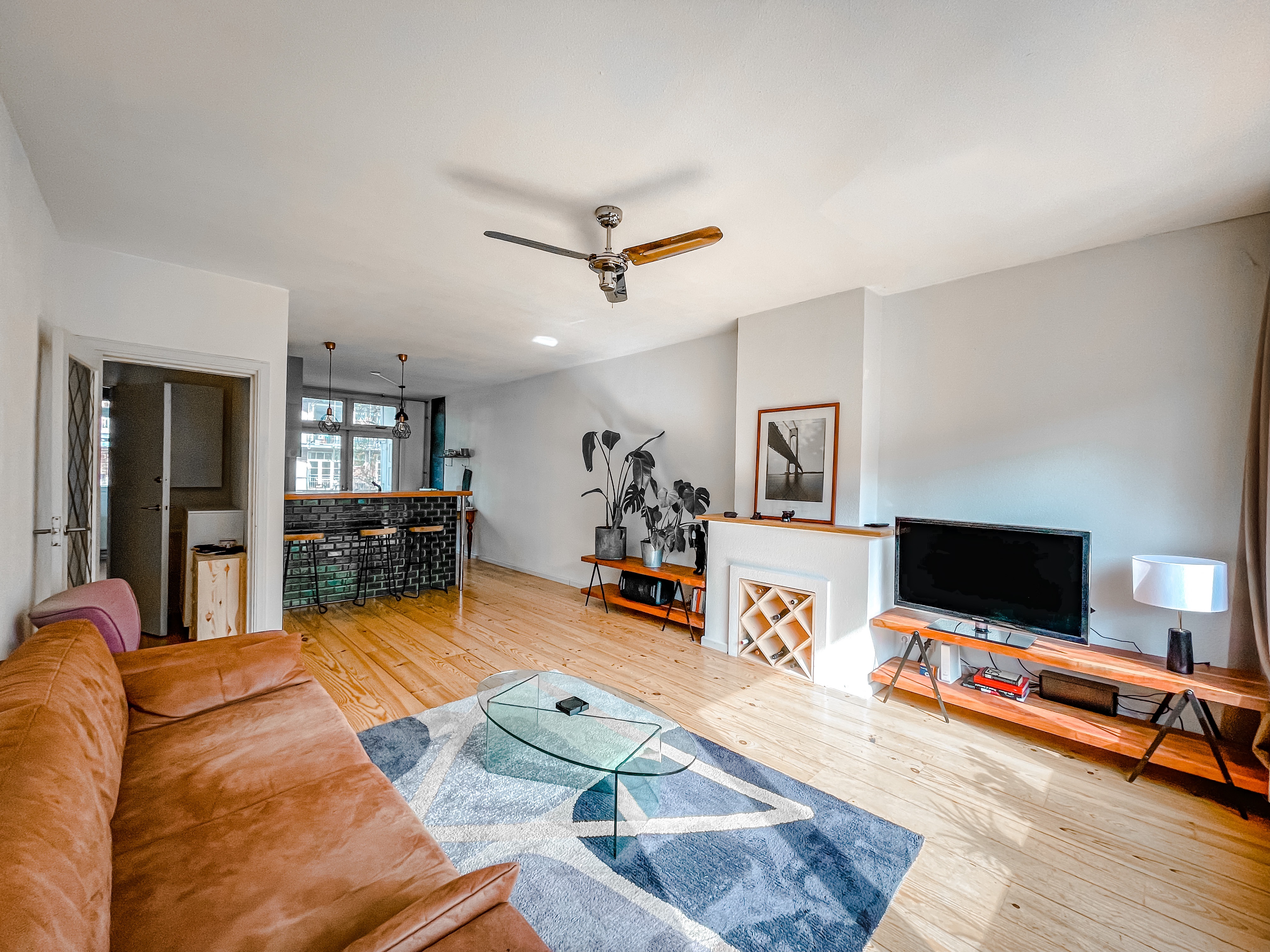 Private city center apartment with balcony — Amsterdam stay