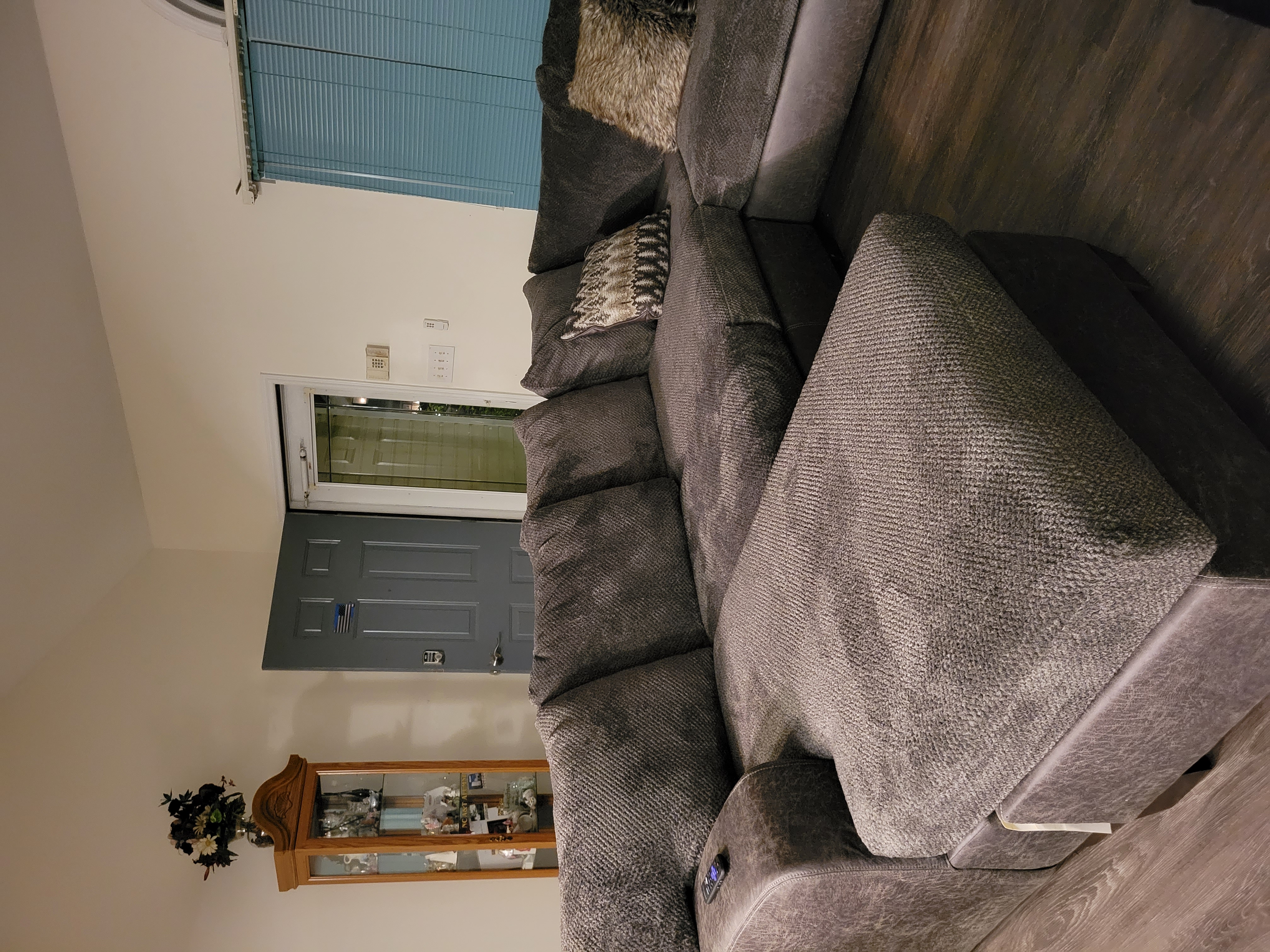 Three bedroom fully furnished house with deck