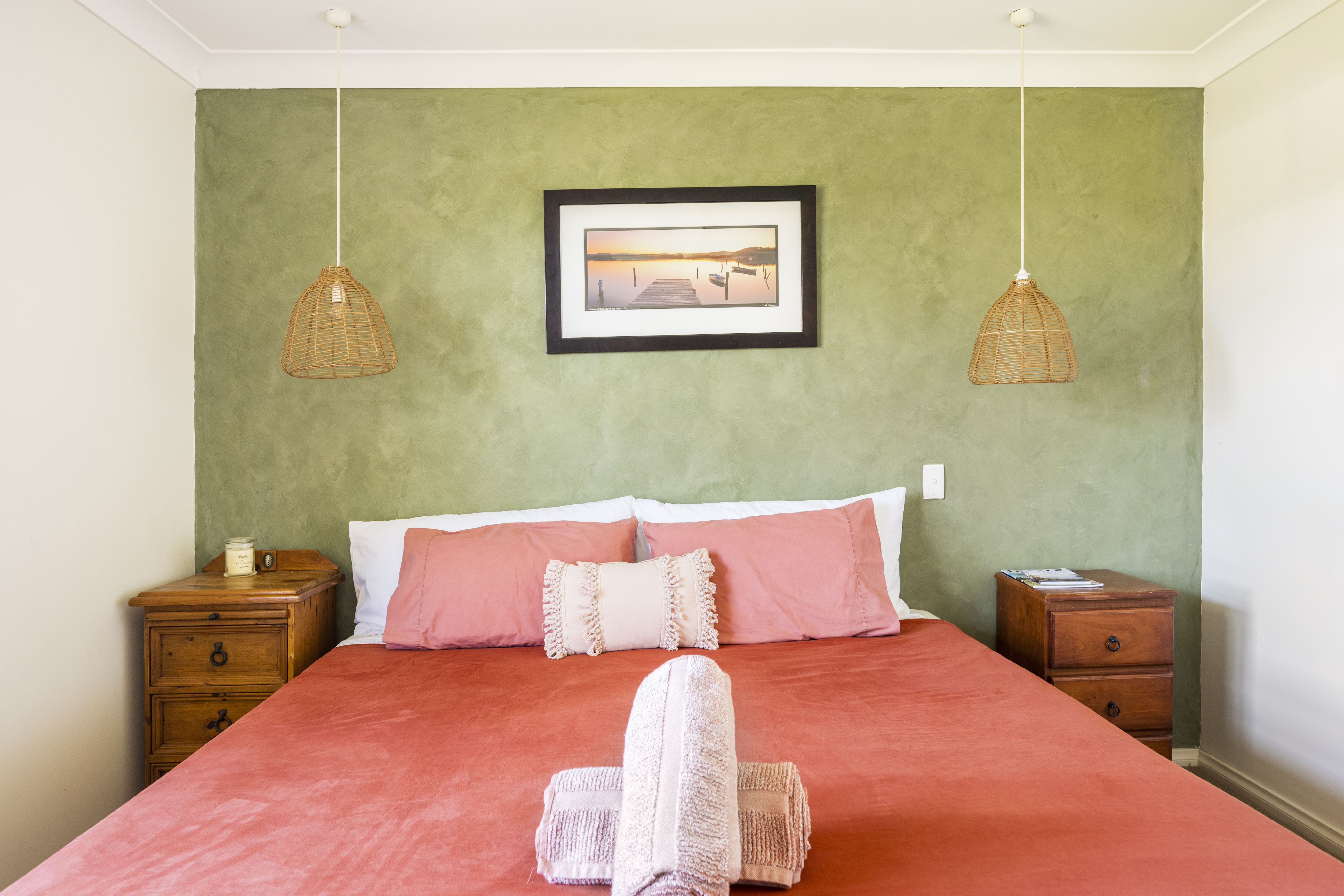 Beautiful,spacious,airy room with king sized bed in TWEED SHIRE COUNCIL, Northern Rivers