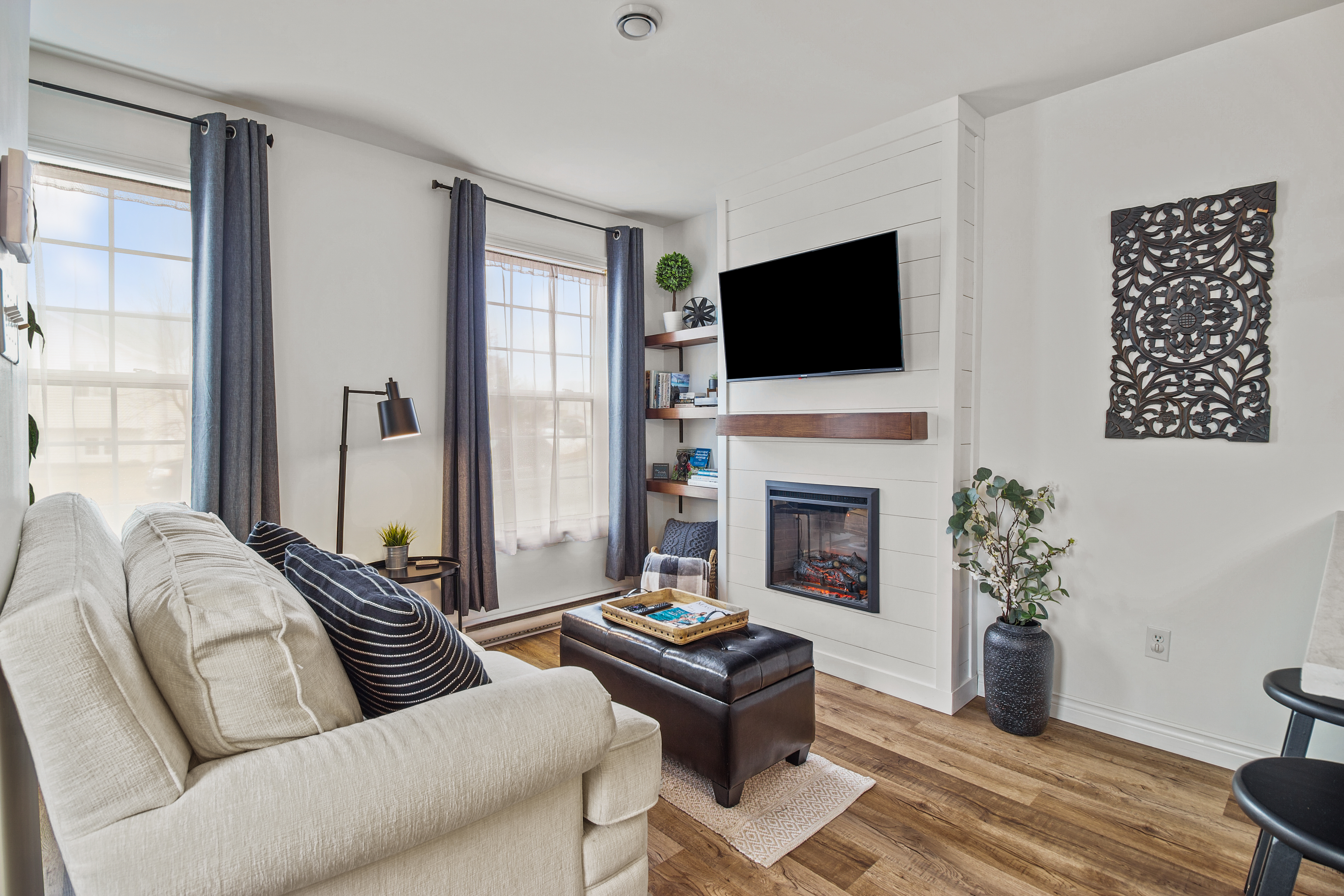 Great for families & kids! Clean 2 bedroom/3 beds