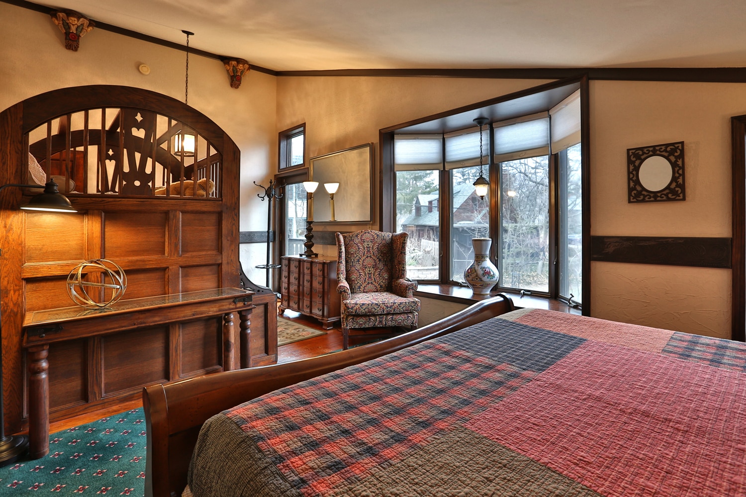 Neverland Room at Stone Chalet Bed & Breakfast Inn - Bed and breakfasts for  Rent in Ann Arbor, Michigan, United States - Airbnb