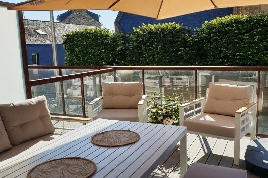 Beautiful bright apartment with  large terrace
