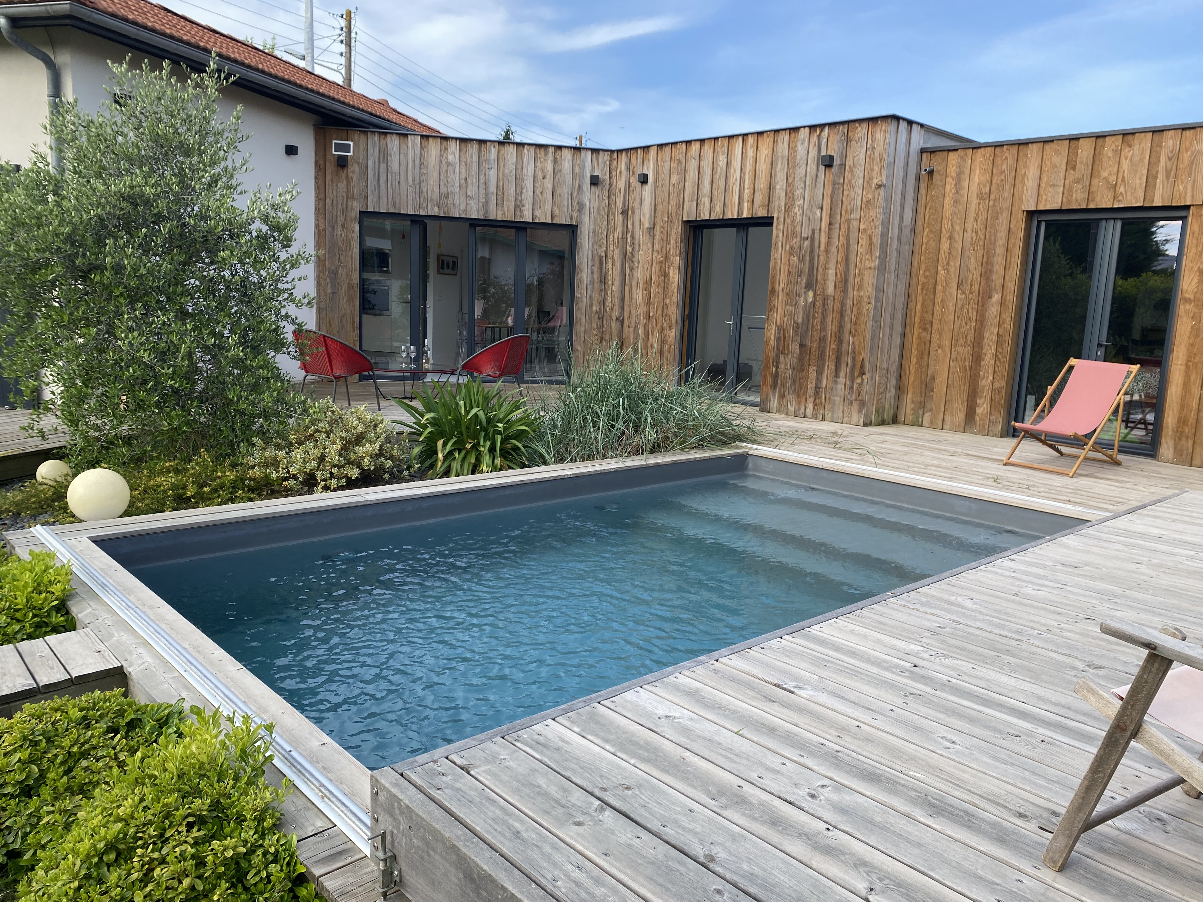 Full center house with pool 4 people