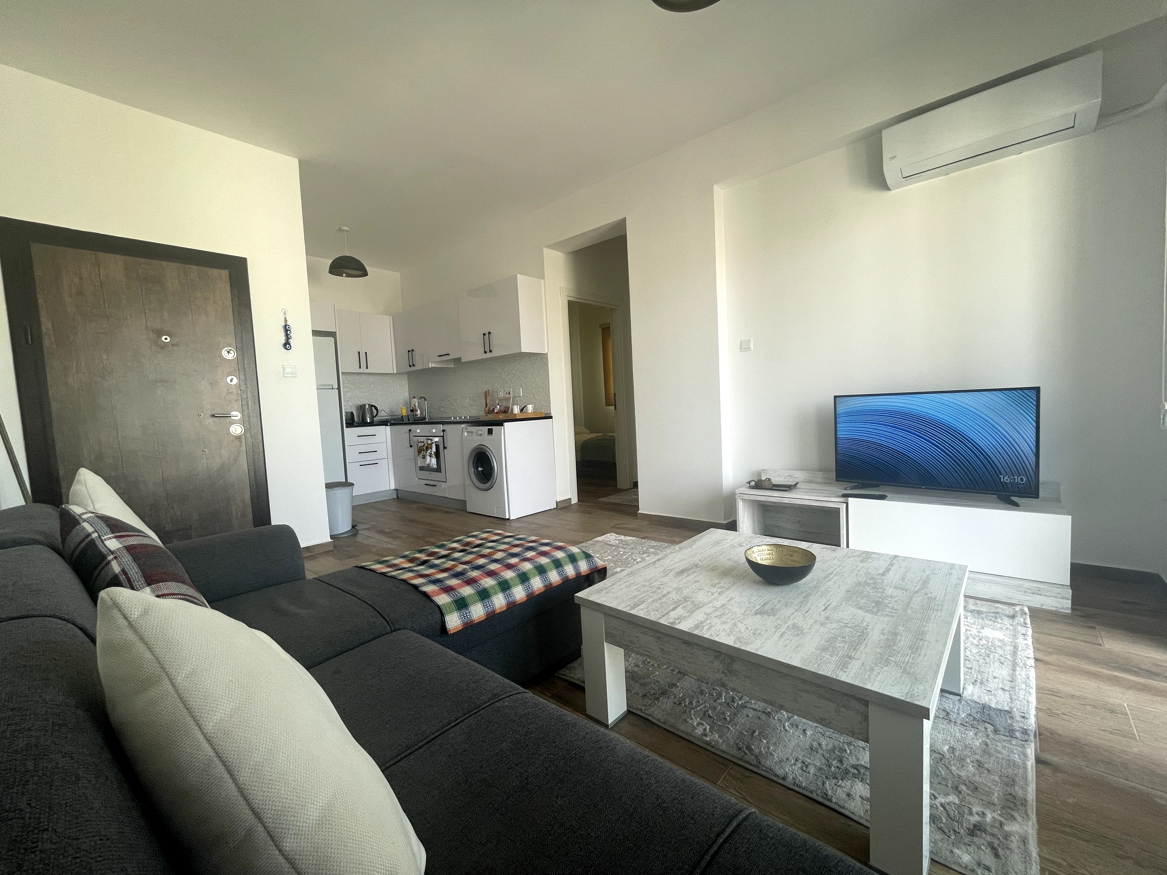 Modern 2 bedroom flat in the heart of Famagusta.